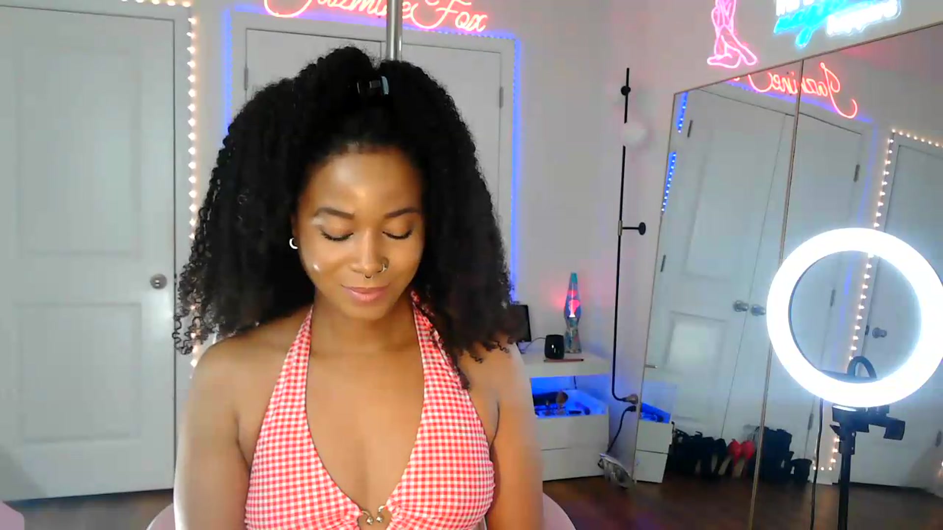 Gallery image thumbnail from Jazminefox's myfreecams stream on, 08/28/2026, 19:50 image 14 of 20