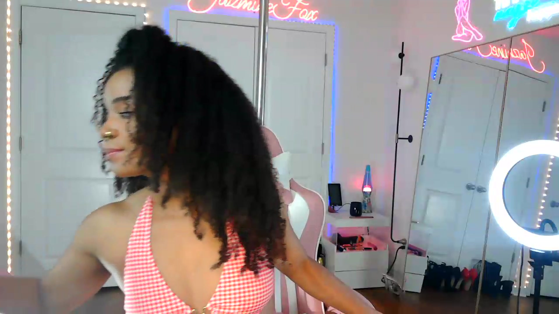 Gallery image thumbnail from Jazminefox's myfreecams stream on, 08/28/2026, 19:50 image 7 of 20