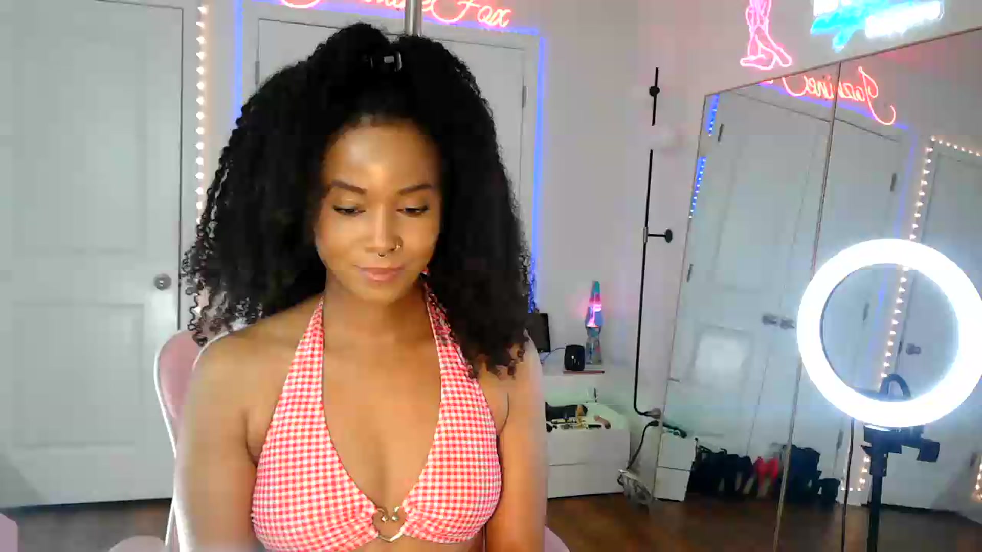 Gallery image thumbnail from Jazminefox's myfreecams stream on, 08/28/2026, 19:50 image 1 of 20