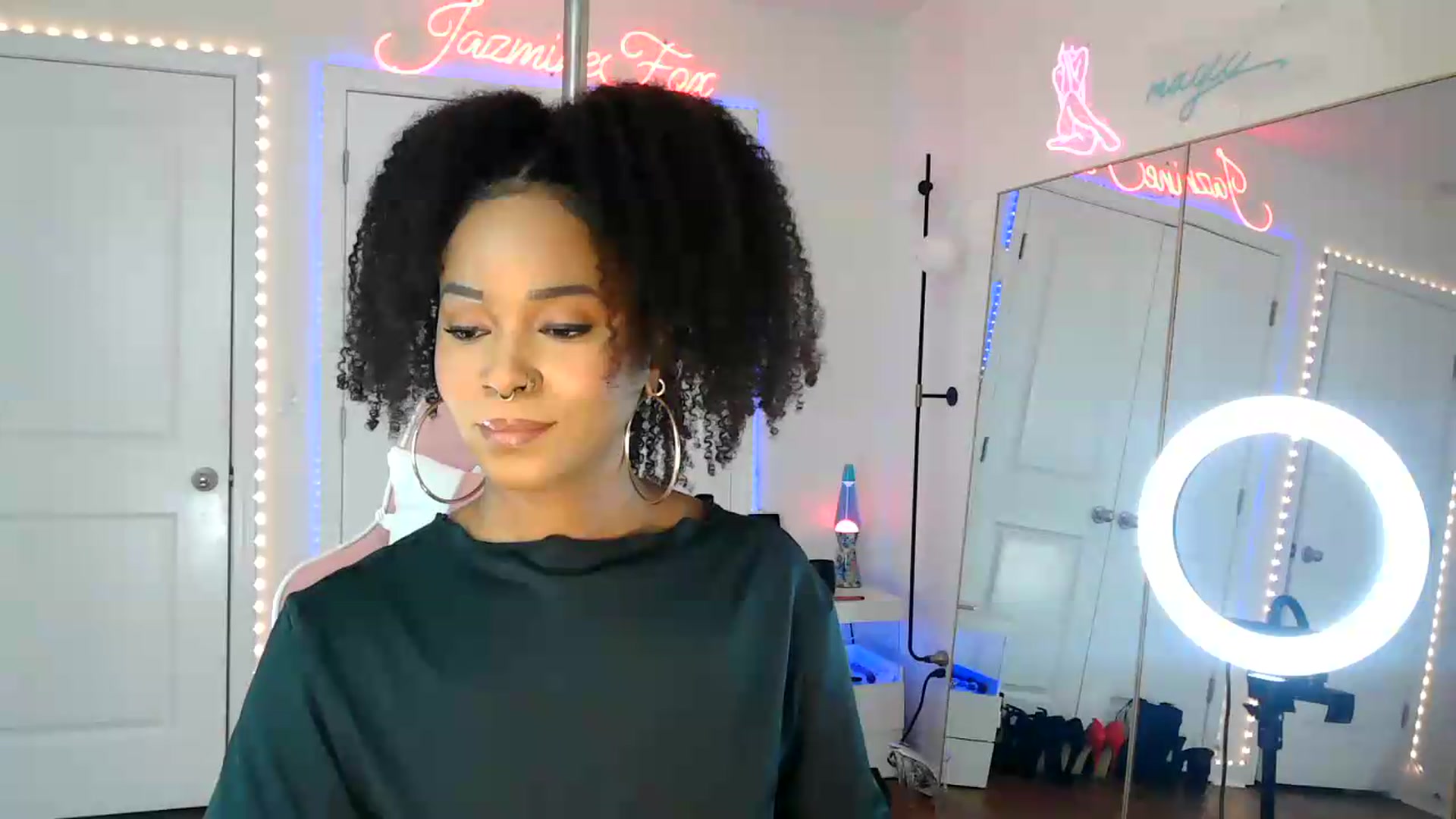 Gallery image thumbnail from Jazminefox's myfreecams stream on, 08/29/2026, 17:31 image 18 of 20