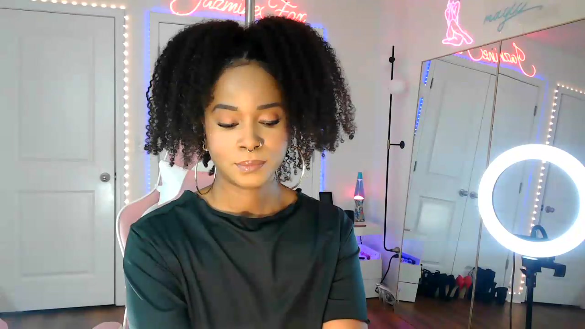 Gallery image thumbnail from Jazminefox's myfreecams stream on, 08/29/2026, 17:31 image 6 of 20