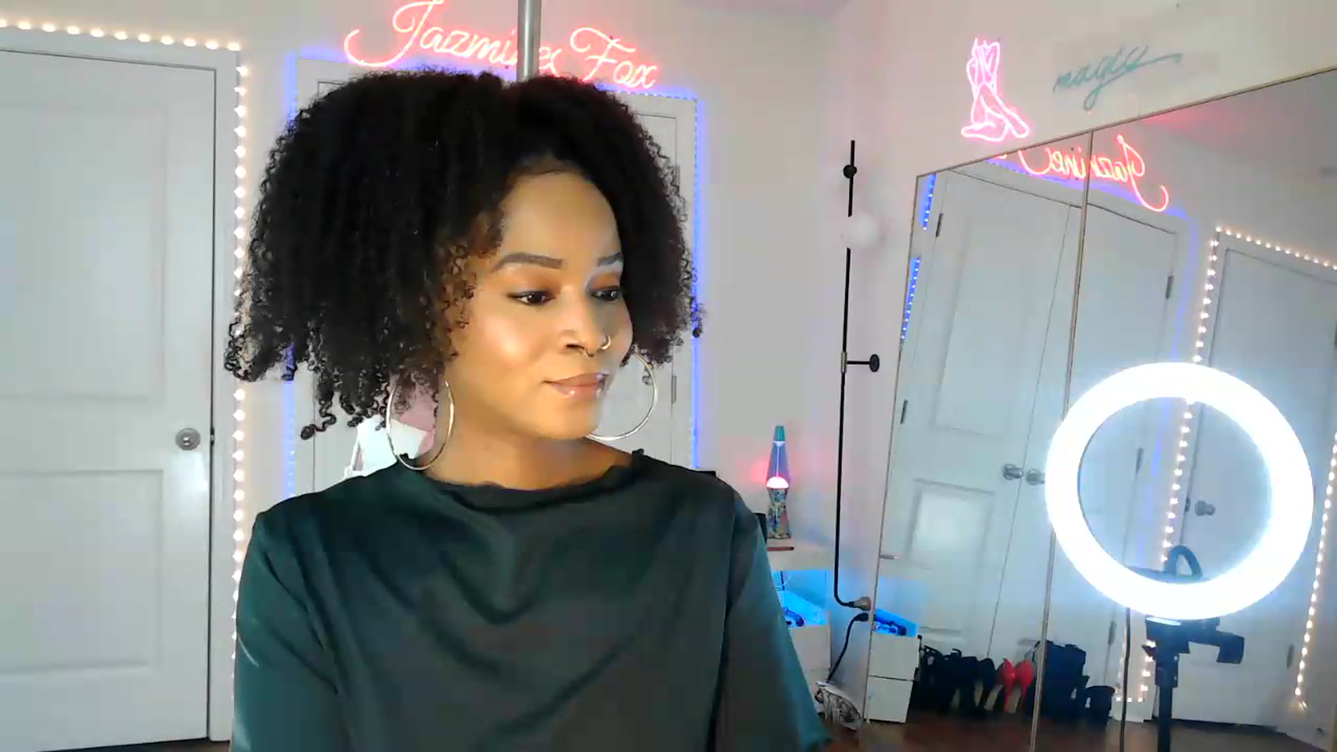 Gallery image thumbnail from Jazminefox's myfreecams stream on, 08/29/2026, 17:31 image 17 of 20