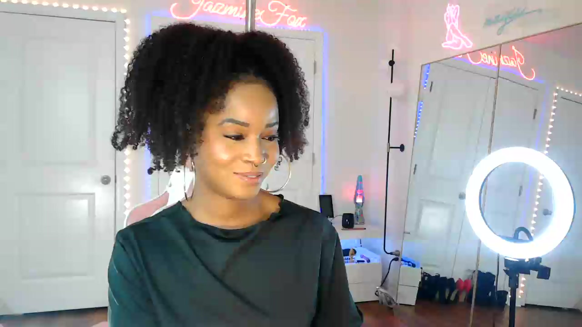 Gallery image thumbnail from Jazminefox's myfreecams stream on, 08/29/2026, 19:18 image 10 of 20