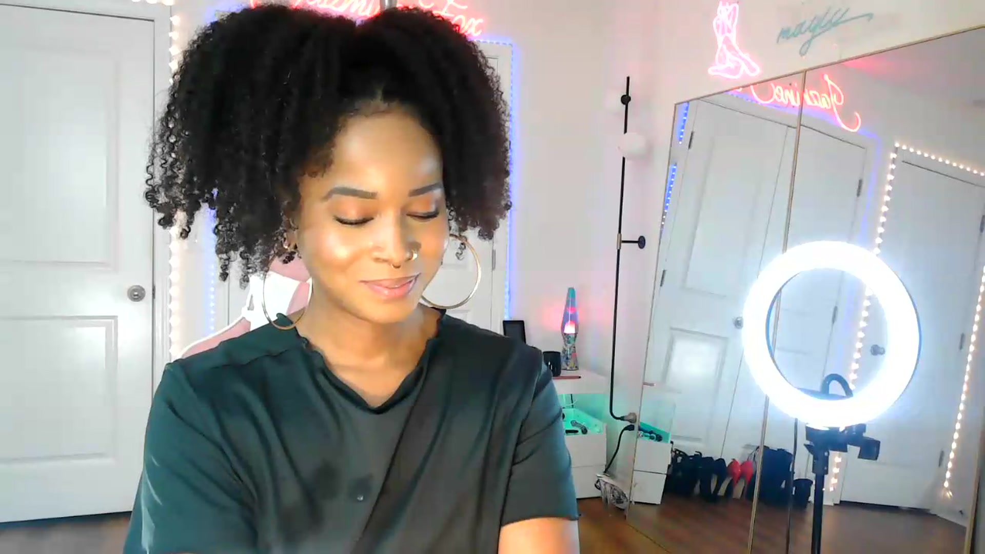 Gallery image thumbnail from Jazminefox's myfreecams stream on, 08/29/2026, 19:18 image 17 of 20