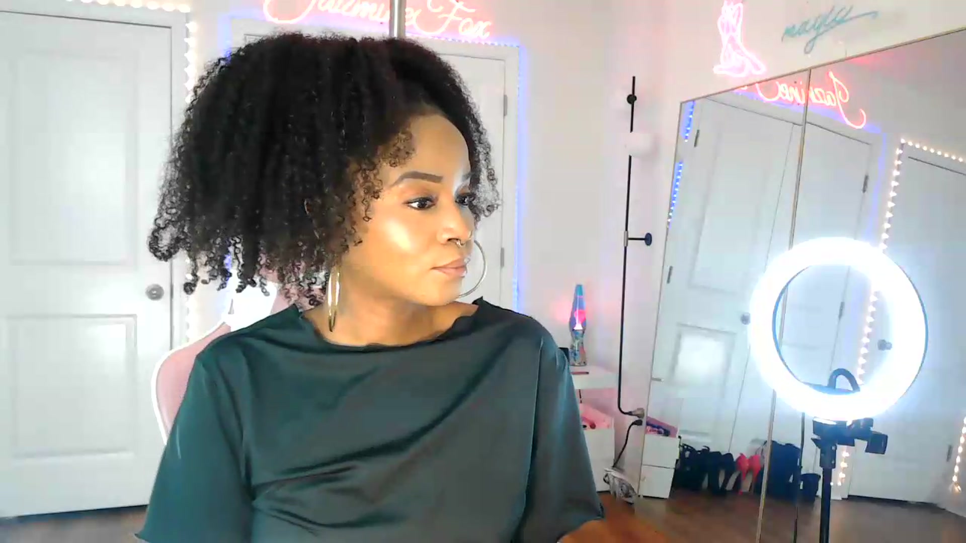 Gallery image thumbnail from Jazminefox's myfreecams stream on, 08/29/2026, 19:18 image 5 of 20