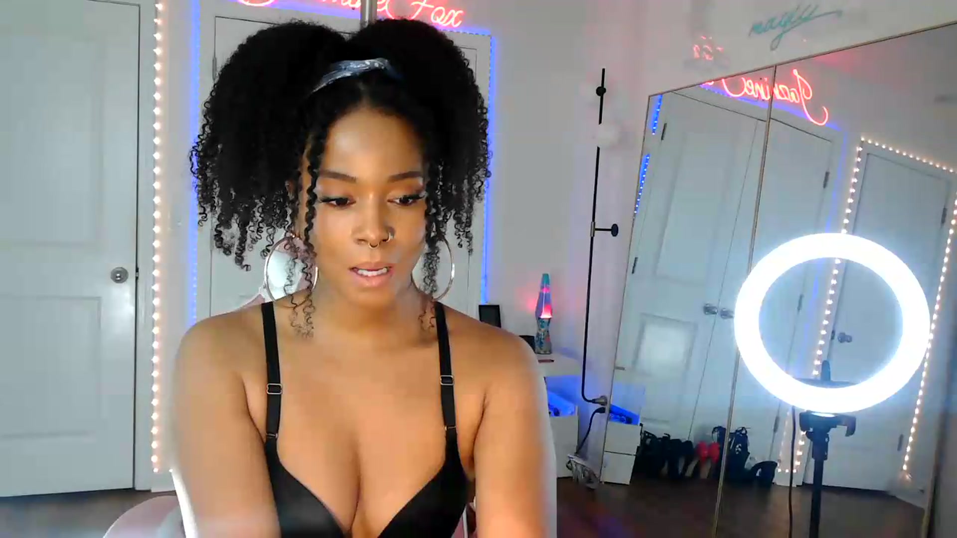 Gallery image thumbnail from Jazminefox's myfreecams stream on, 08/31/2026, 19:18 image 15 of 20