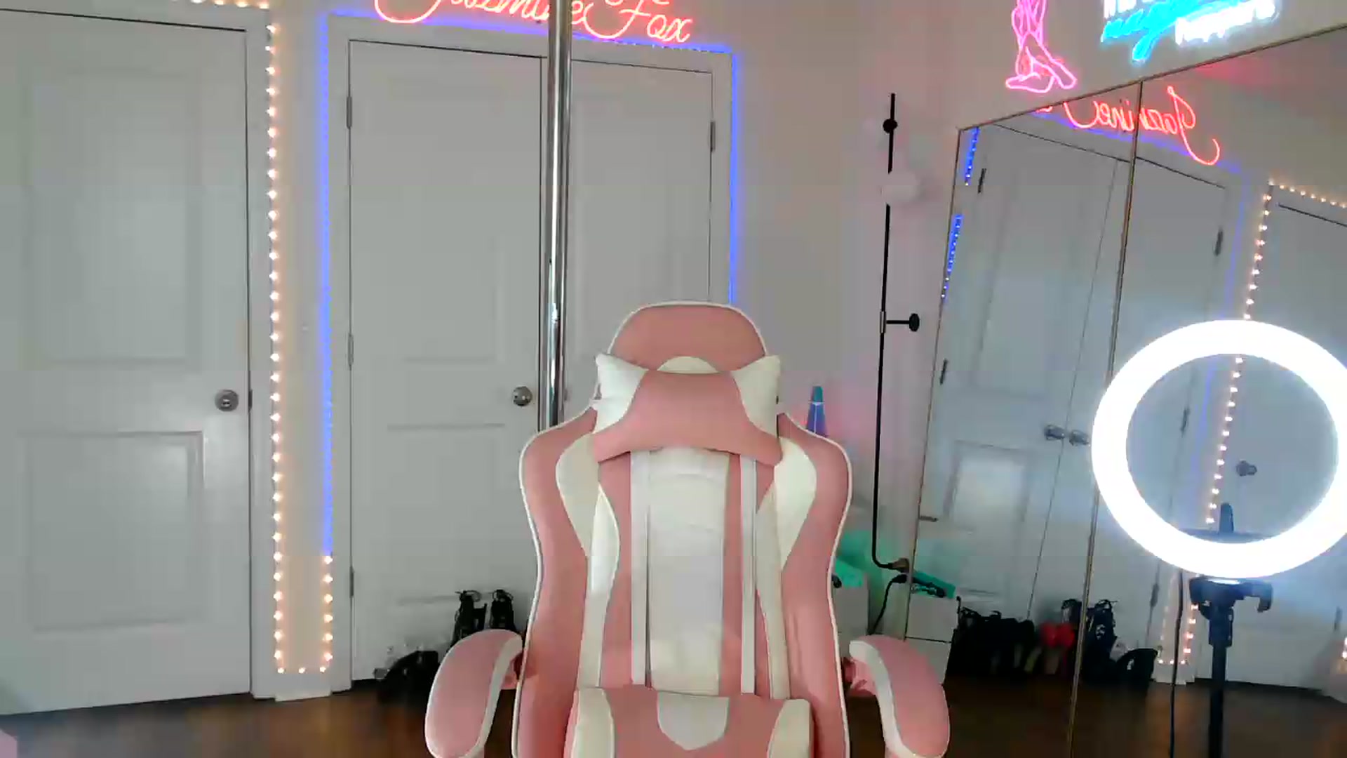 Gallery image thumbnail from Jazminefox's myfreecams stream on, 09/02/2026, 17:00 image 1 of 20