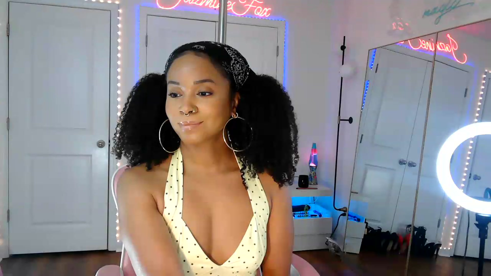 Gallery image thumbnail from Jazminefox's myfreecams stream on, 09/08/2026, 17:19 image 10 of 20