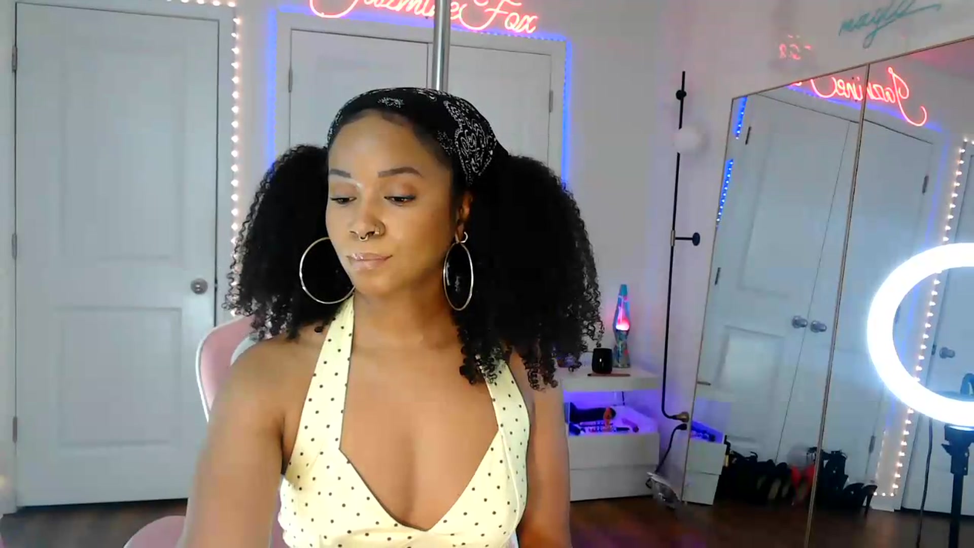 Gallery image thumbnail from Jazminefox's myfreecams stream on, 09/08/2026, 17:19 image 17 of 20