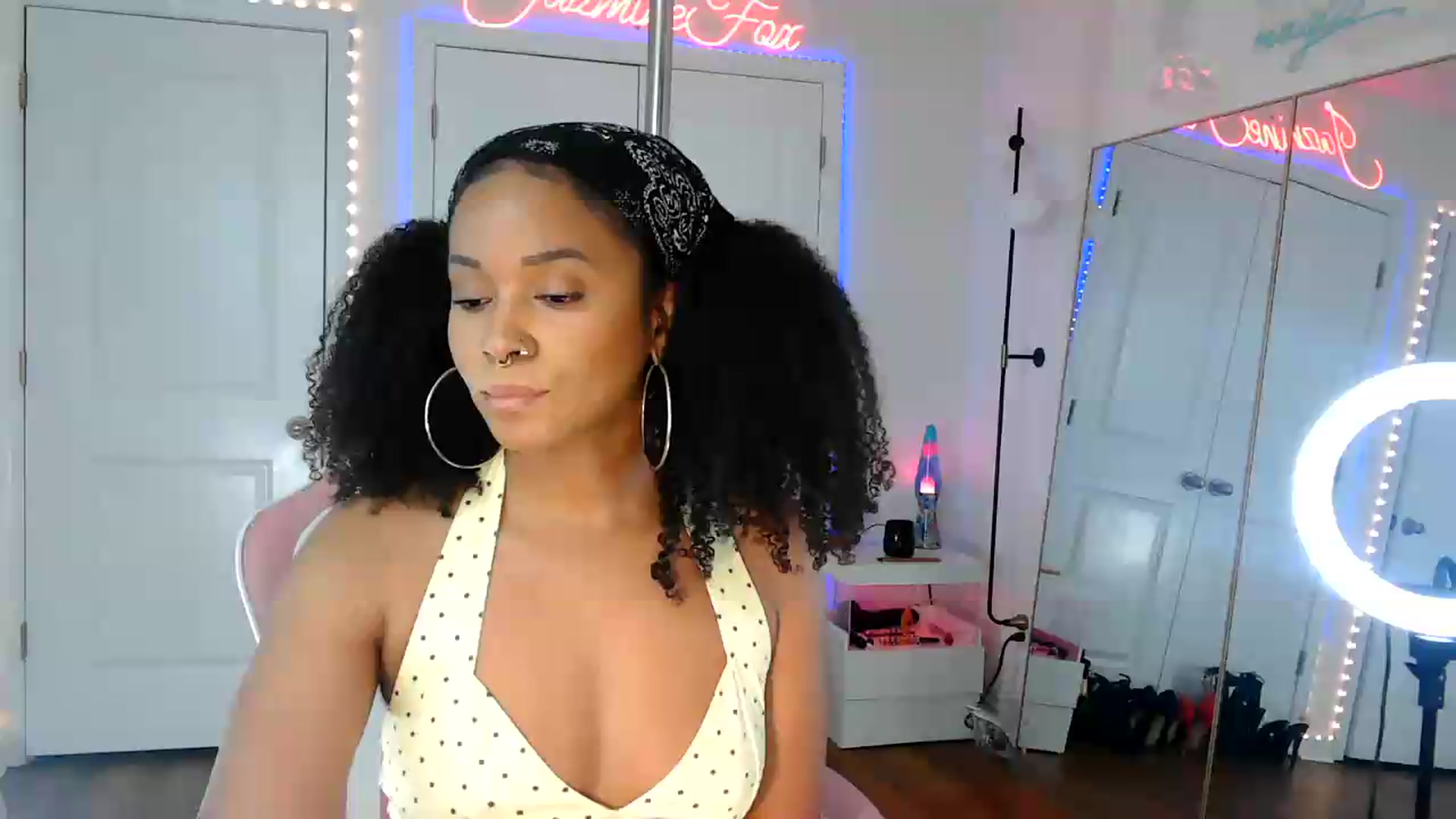 Gallery image thumbnail from Jazminefox's myfreecams stream on, 09/08/2026, 18:33 image 2 of 20