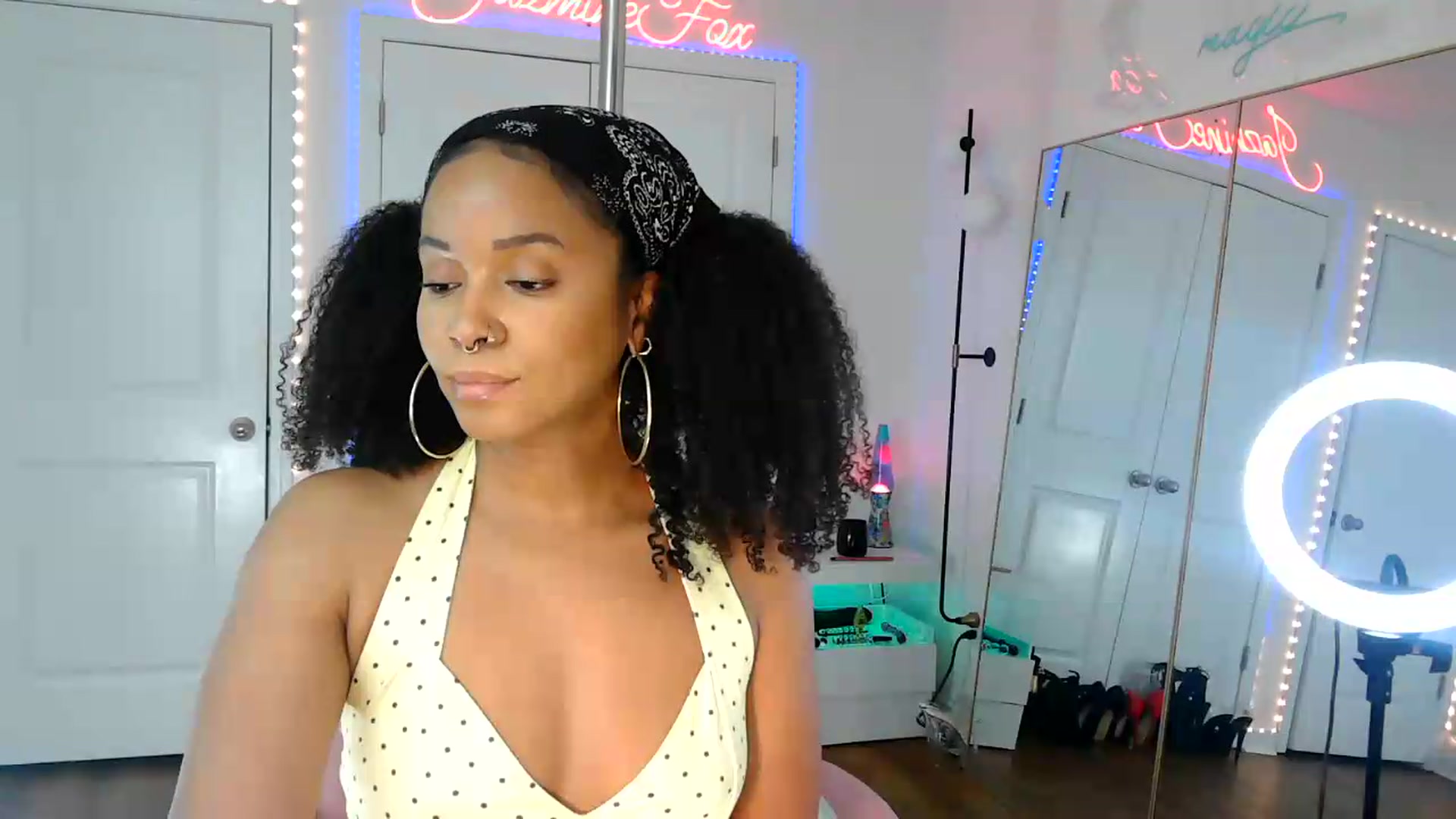 Gallery image thumbnail from Jazminefox's myfreecams stream on, 09/08/2026, 18:33 image 9 of 20