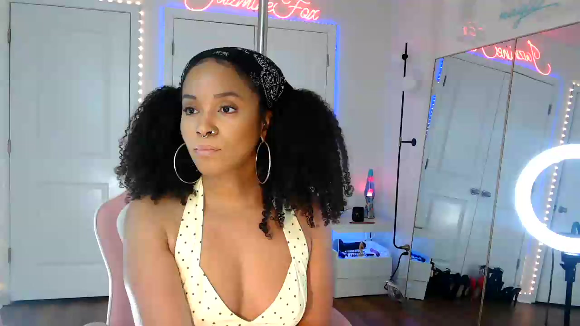 Gallery image thumbnail from Jazminefox's myfreecams stream on, 09/08/2026, 18:33 image 1 of 20