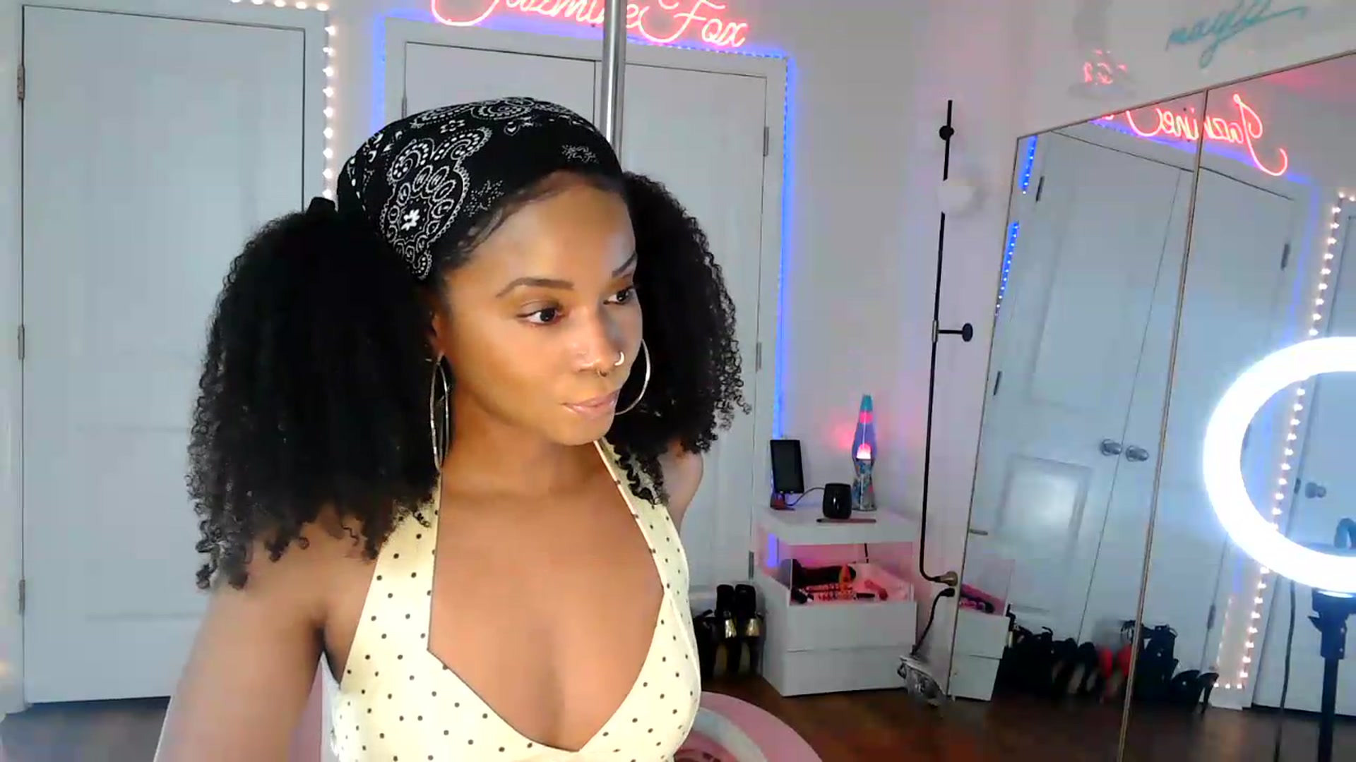 Gallery image thumbnail from Jazminefox's myfreecams stream on, 09/08/2026, 18:33 image 3 of 20
