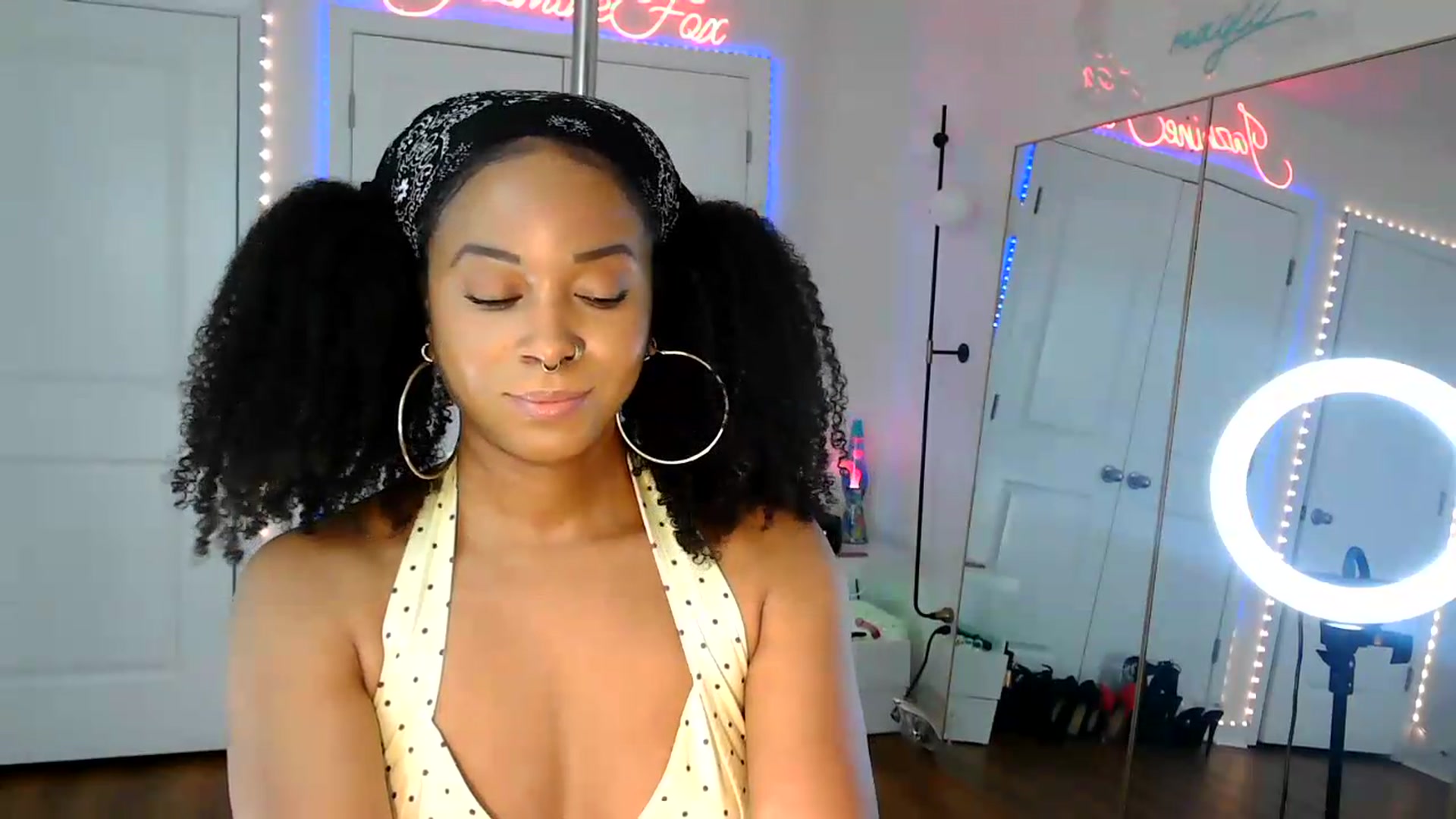 Gallery image thumbnail from Jazminefox's myfreecams stream on, 09/08/2026, 19:26 image 10 of 20