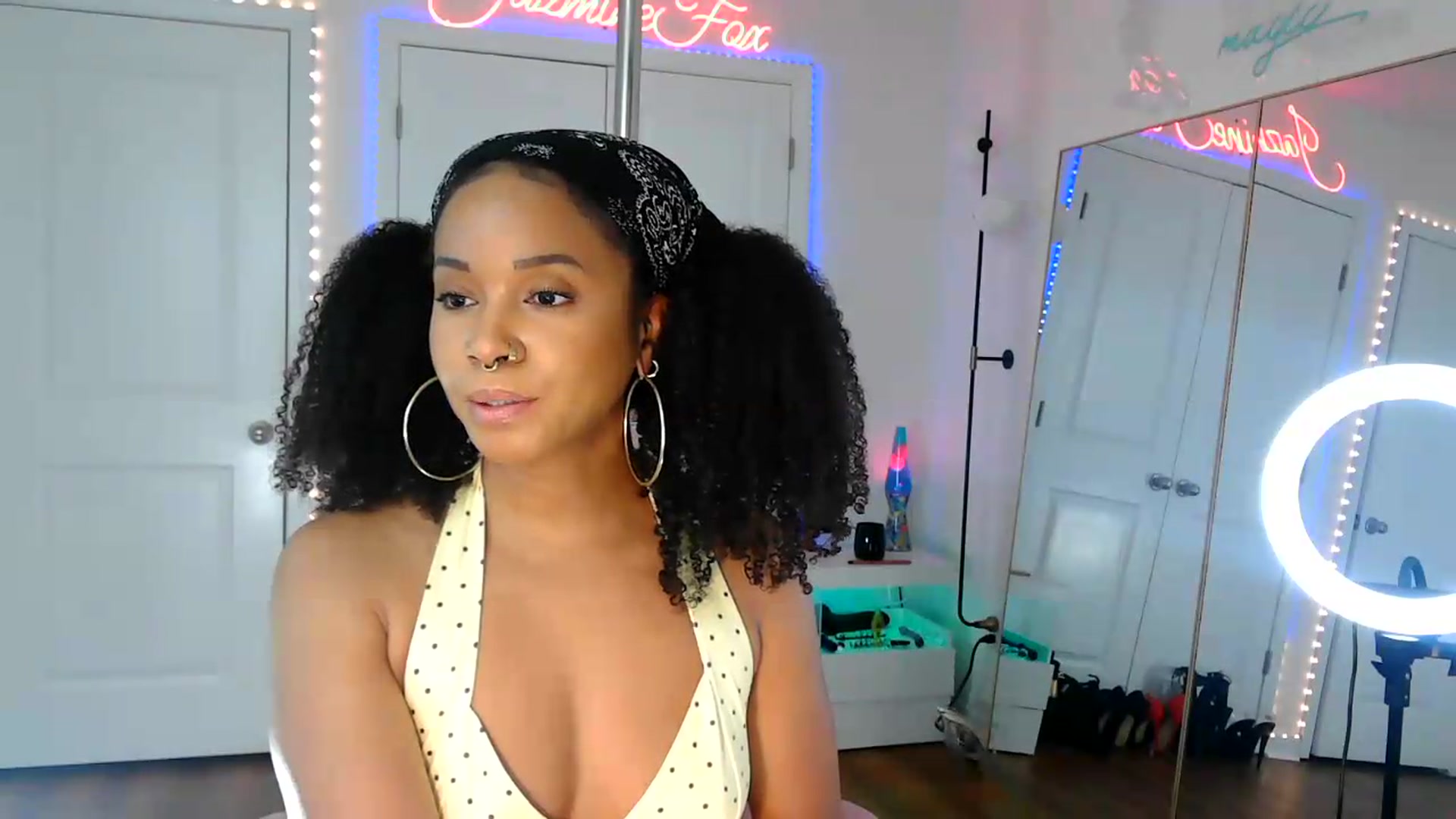 Gallery image thumbnail from Jazminefox's myfreecams stream on, 09/08/2026, 19:26 image 5 of 20