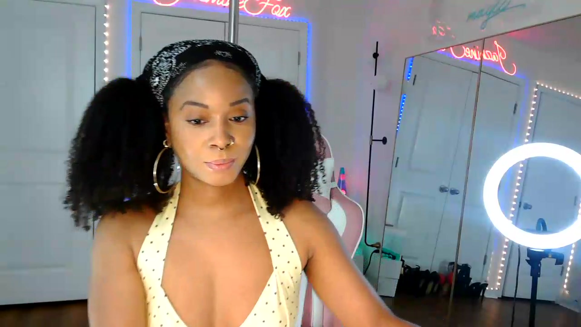 Gallery image thumbnail from Jazminefox's myfreecams stream on, 09/08/2026, 19:26 image 8 of 20