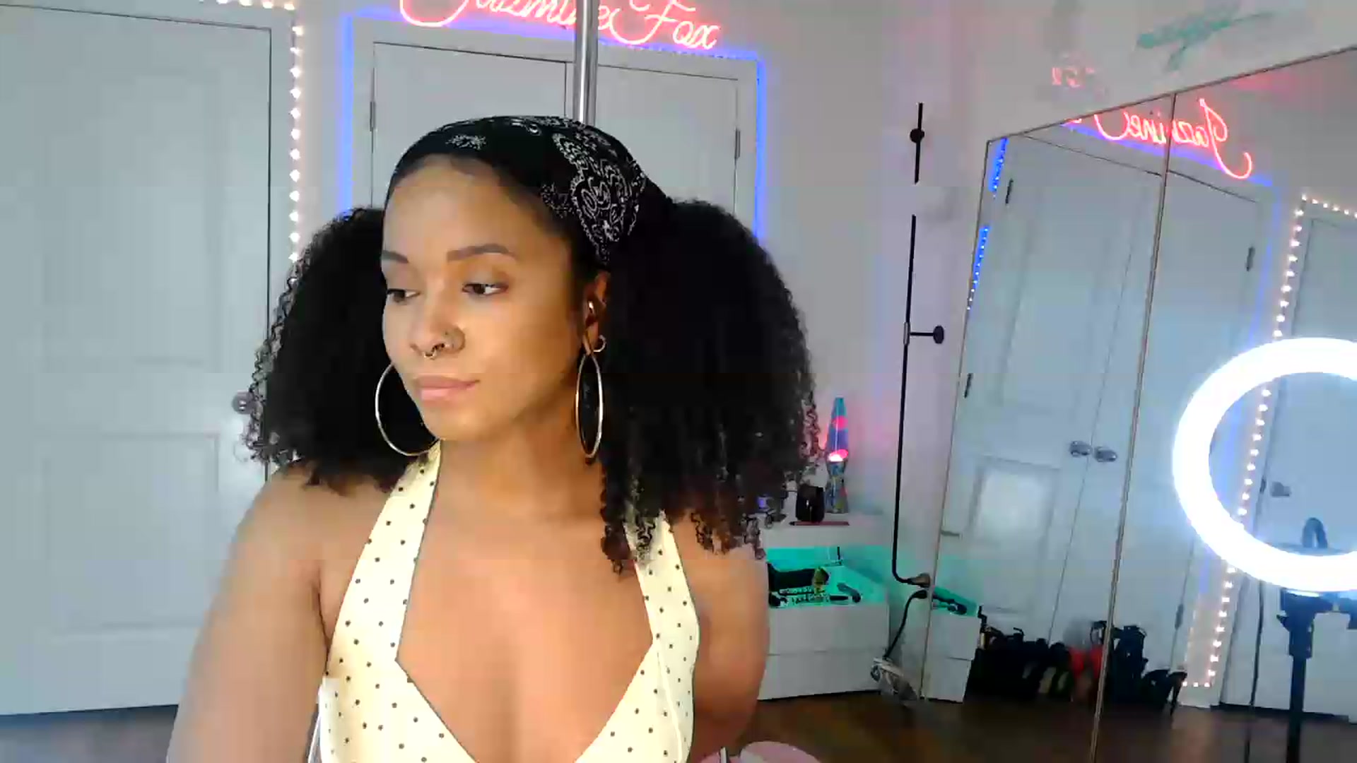 Gallery image thumbnail from Jazminefox's myfreecams stream on, 09/08/2026, 19:26 image 2 of 20
