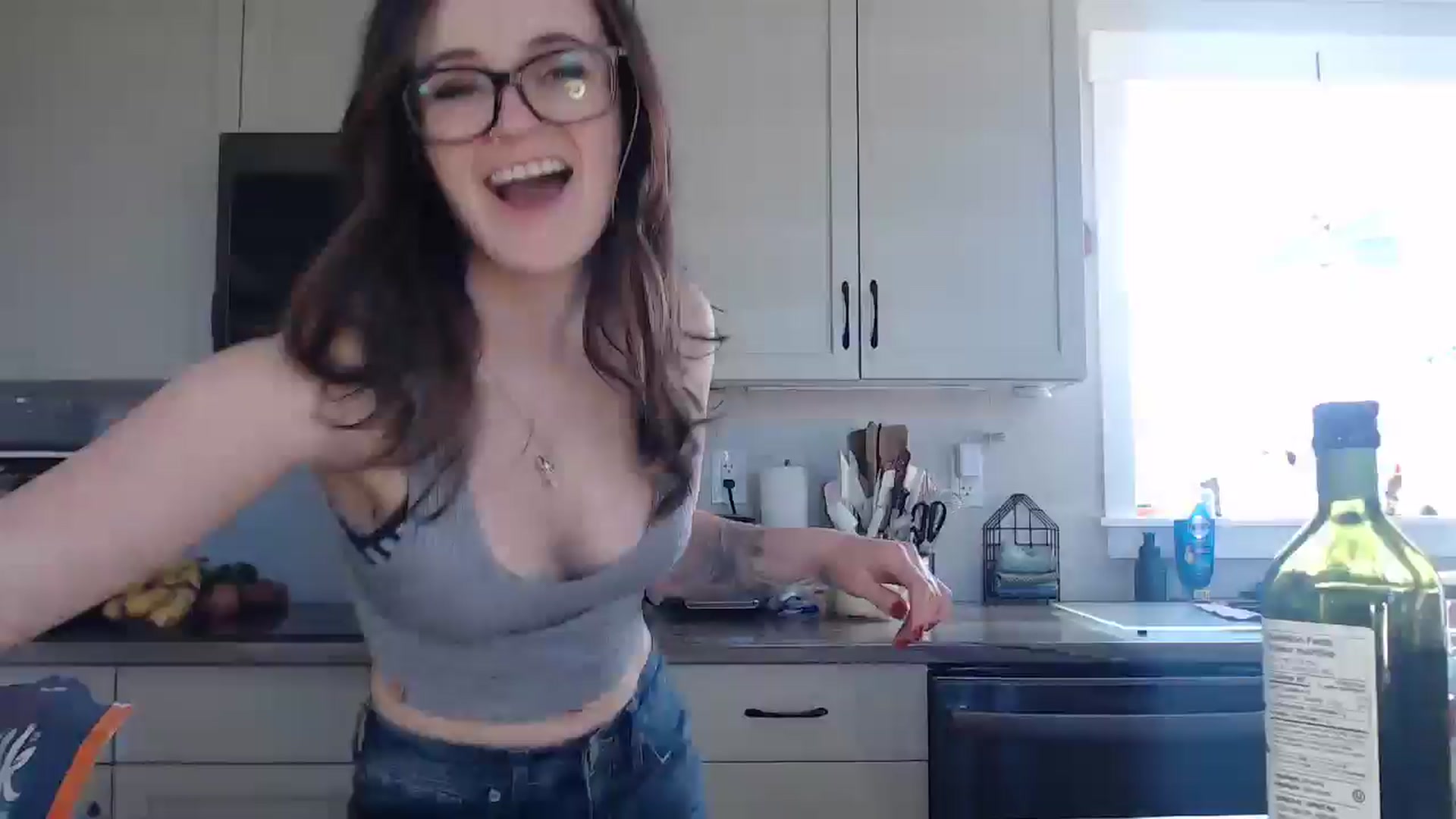 Gallery image thumbnail from JazzliciousXO's myfreecams stream on, 04/30/2025, 22:34 image 19 of 20