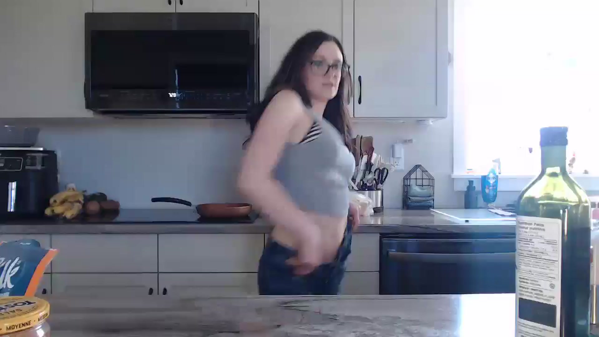 Gallery image thumbnail from JazzliciousXO's myfreecams stream on, 04/30/2025, 22:34 image 17 of 20
