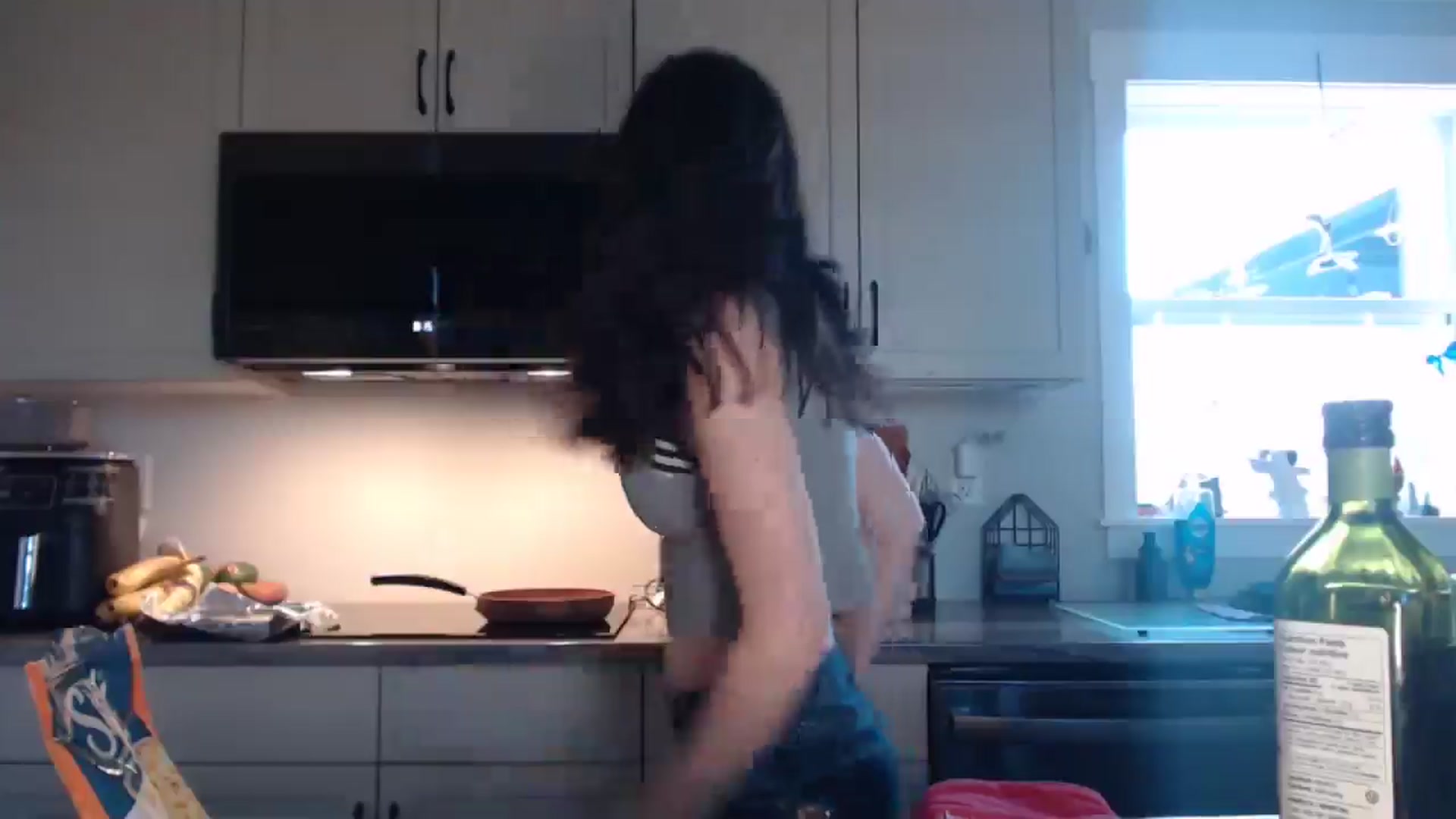 Gallery image thumbnail from JazzliciousXO's myfreecams stream on, 04/30/2025, 23:19 image 19 of 20