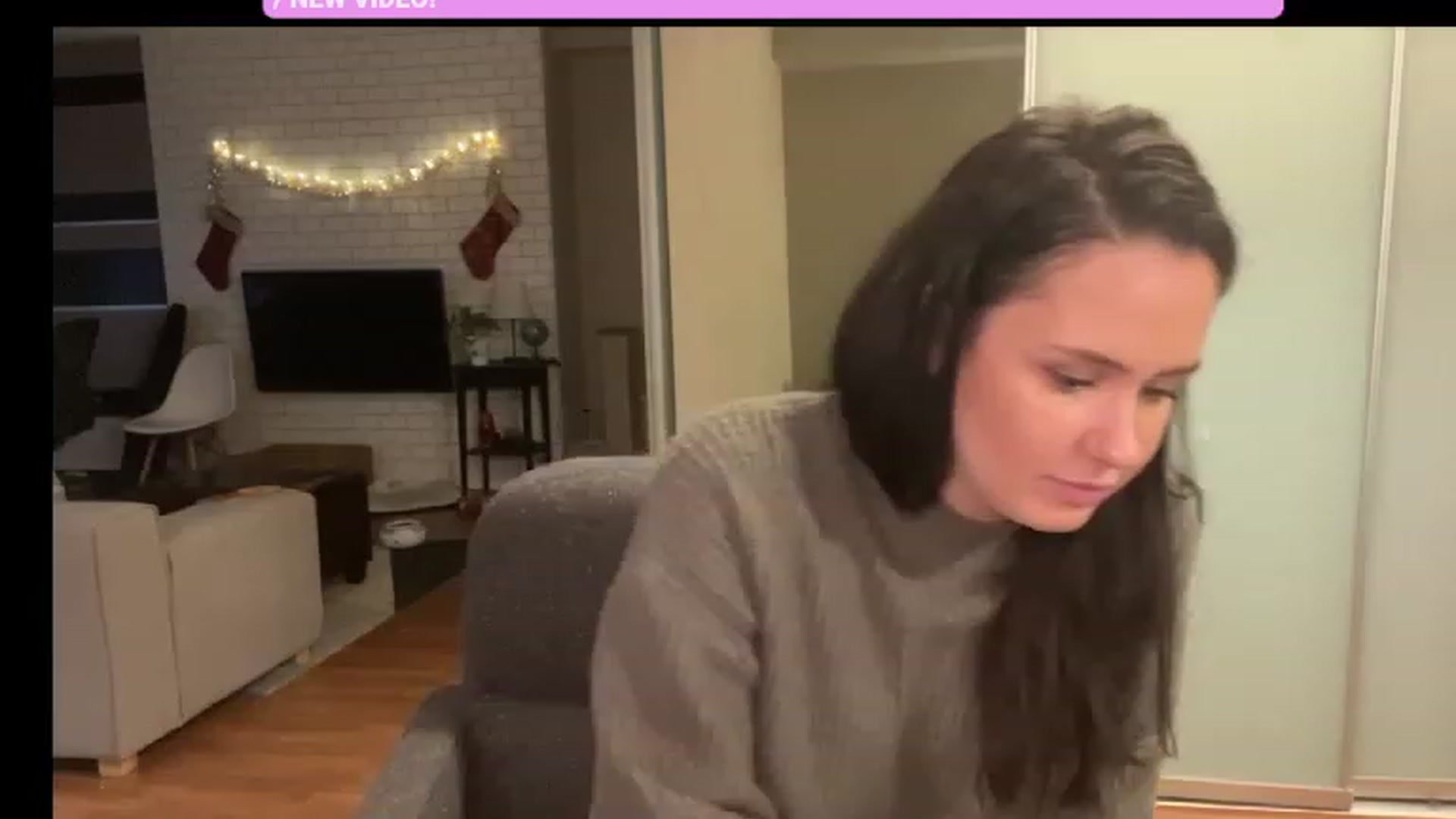Gallery image thumbnail from JazzminBelle's myfreecams stream on, 11/28/2022, 20:43 image 13 of 20