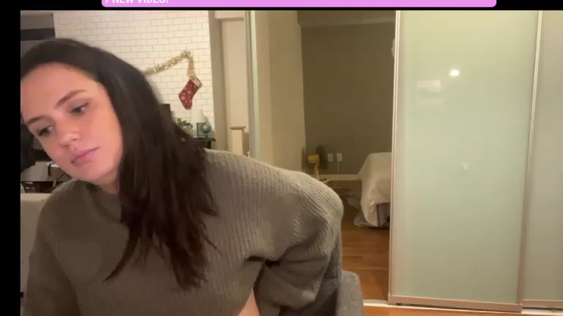 Gallery image thumbnail from JazzminBelle's myfreecams stream on, 11/28/2022, 20:43 image 7 of 20