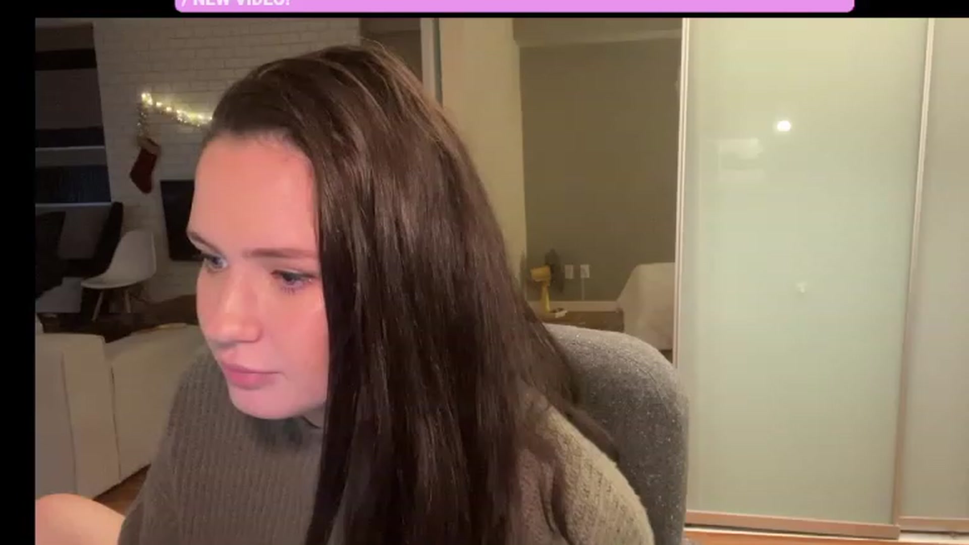 Gallery image thumbnail from JazzminBelle's myfreecams stream on, 11/28/2022, 20:43 image 10 of 20
