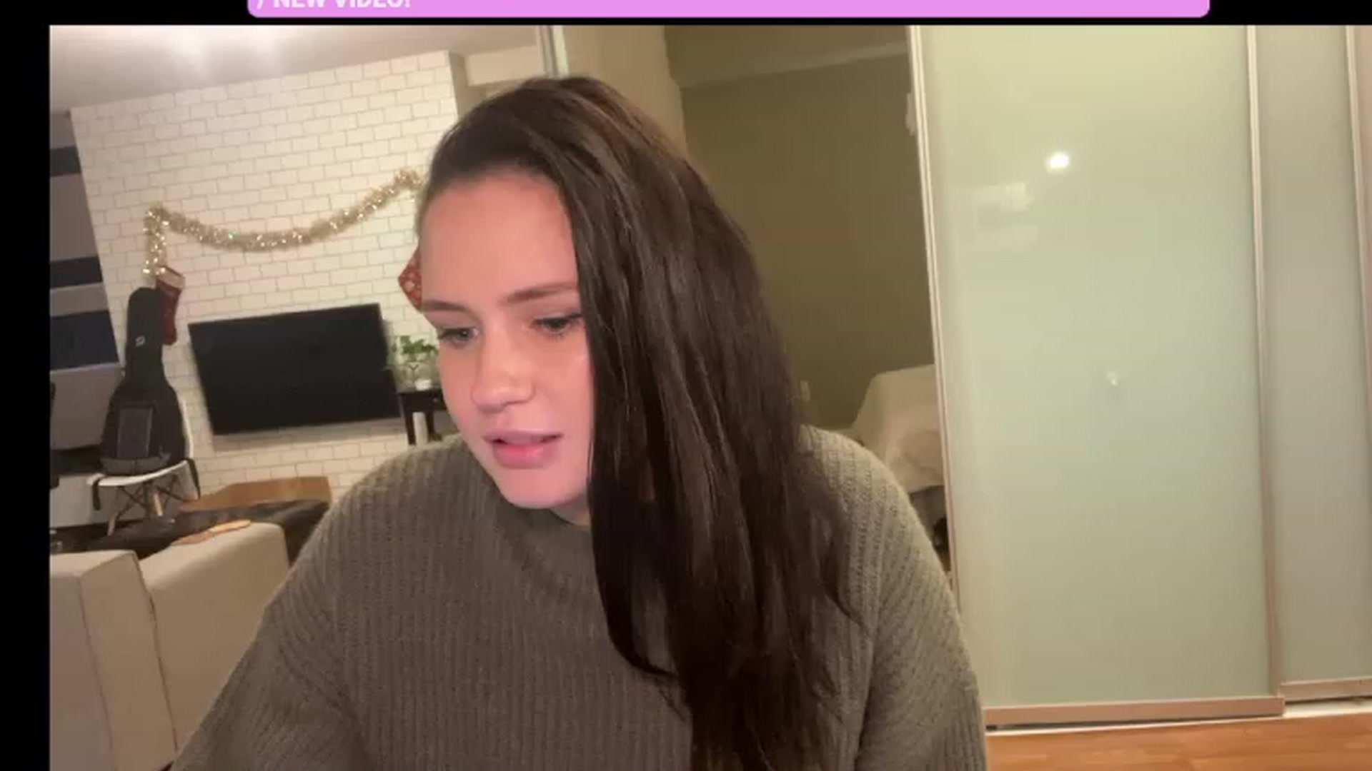 Gallery image thumbnail from JazzminBelle's myfreecams stream on, 11/28/2022, 20:43 image 1 of 20