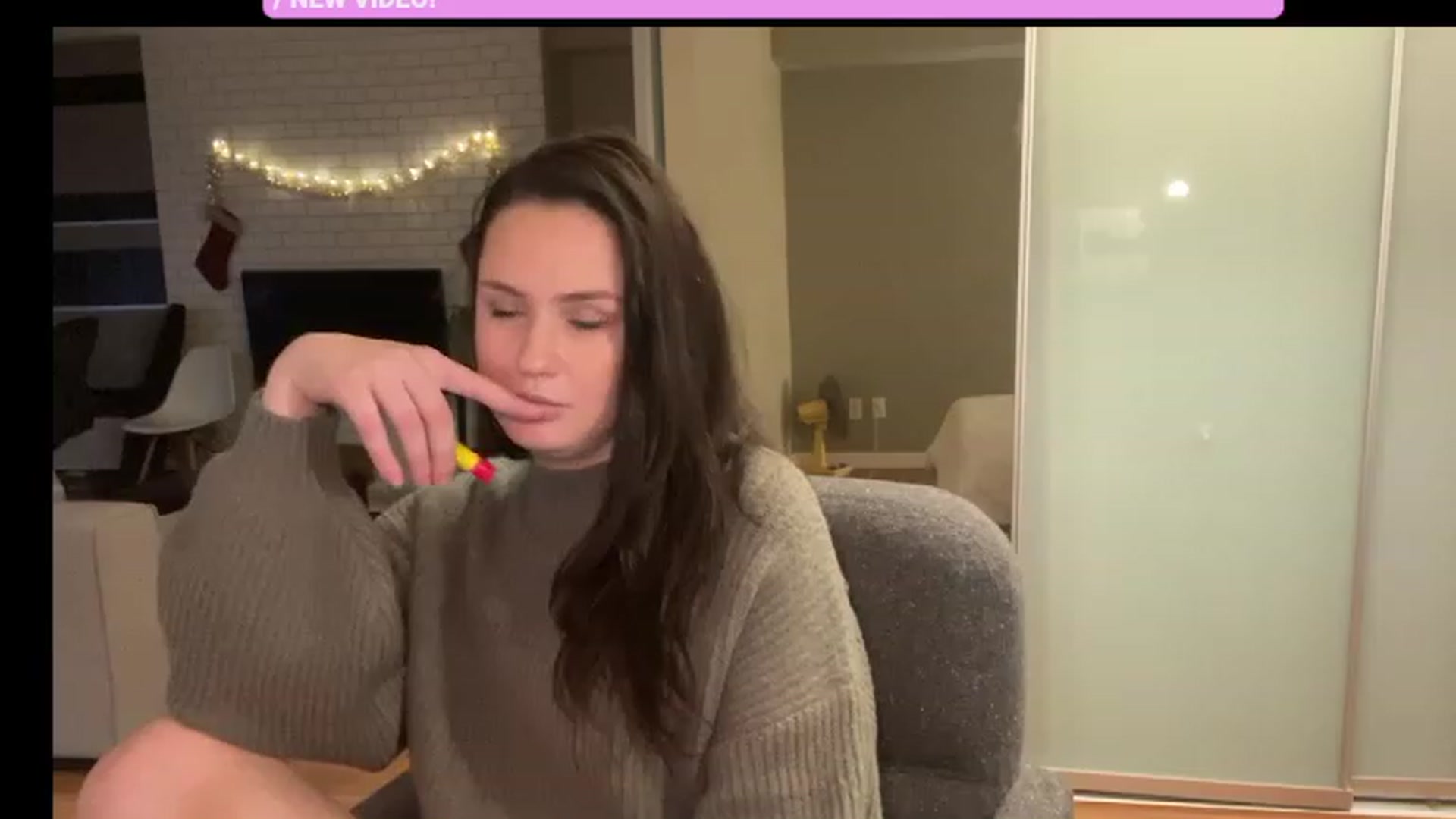 Gallery image thumbnail from JazzminBelle's myfreecams stream on, 11/28/2022, 20:43 image 11 of 20