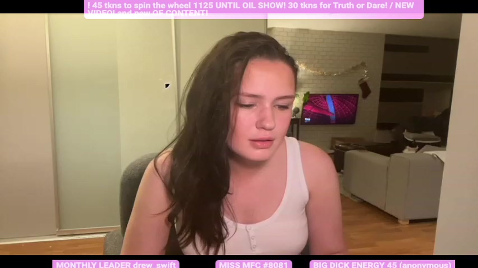 Gallery image thumbnail from JazzminBelle's myfreecams stream on, 12/20/2022, 03:25 image 5 of 20