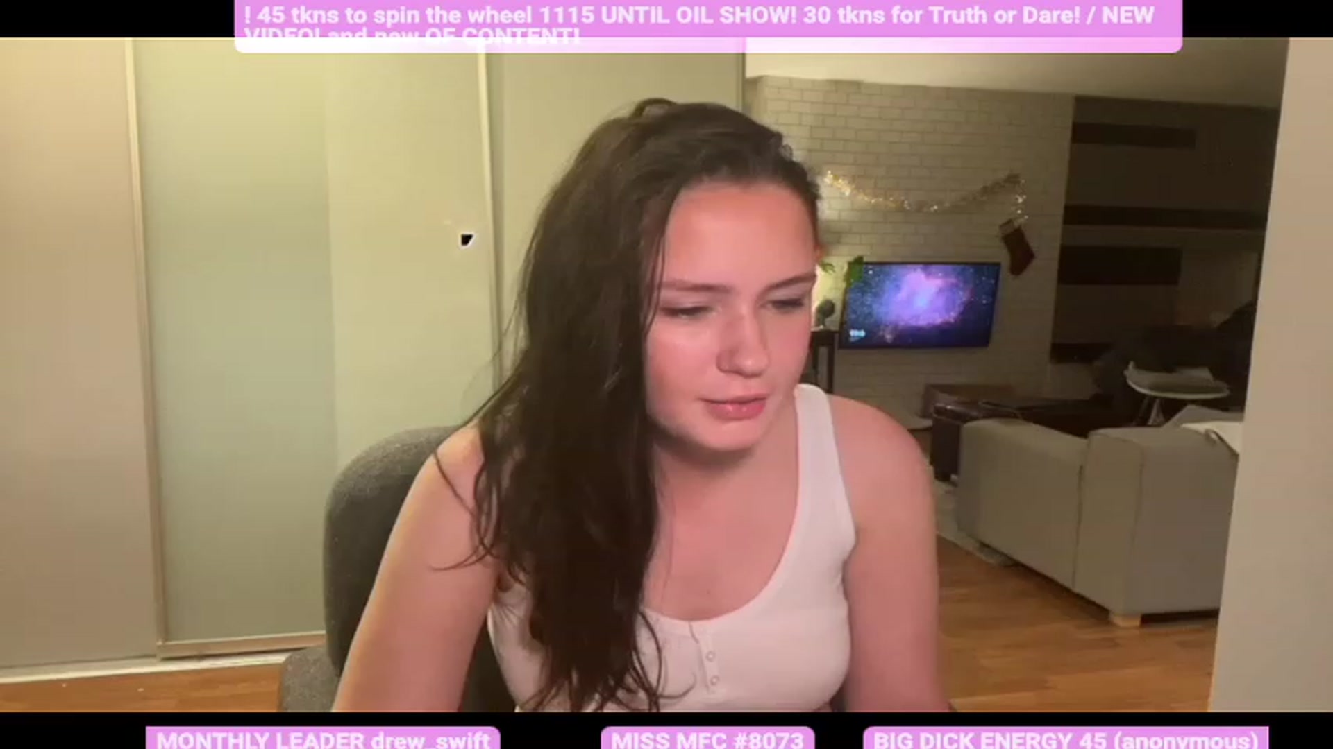 Gallery image thumbnail from JazzminBelle's myfreecams stream on, 12/20/2022, 03:25 image 6 of 20