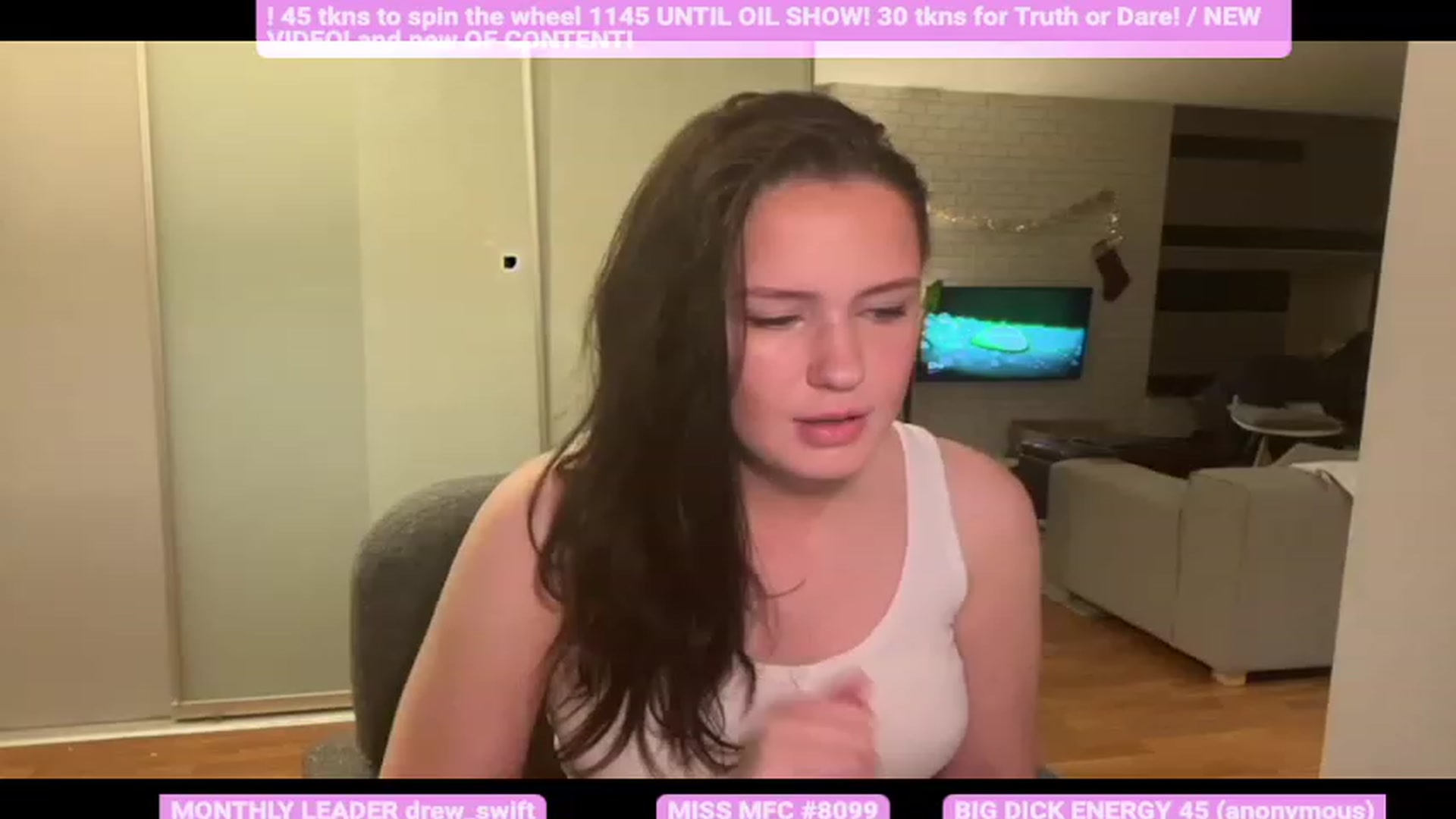 Gallery image thumbnail from JazzminBelle's myfreecams stream on, 12/20/2022, 03:25 image 3 of 20