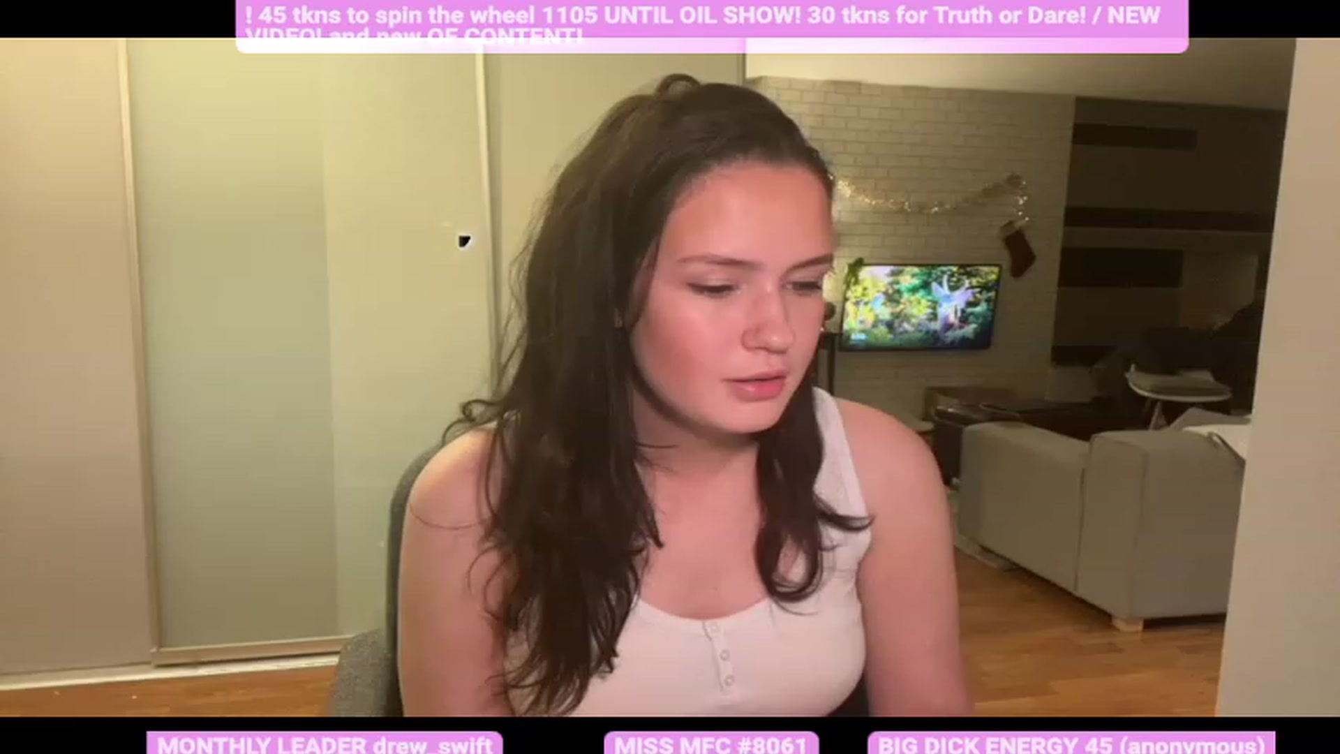 Gallery image thumbnail from JazzminBelle's myfreecams stream on, 12/20/2022, 03:25 image 9 of 20