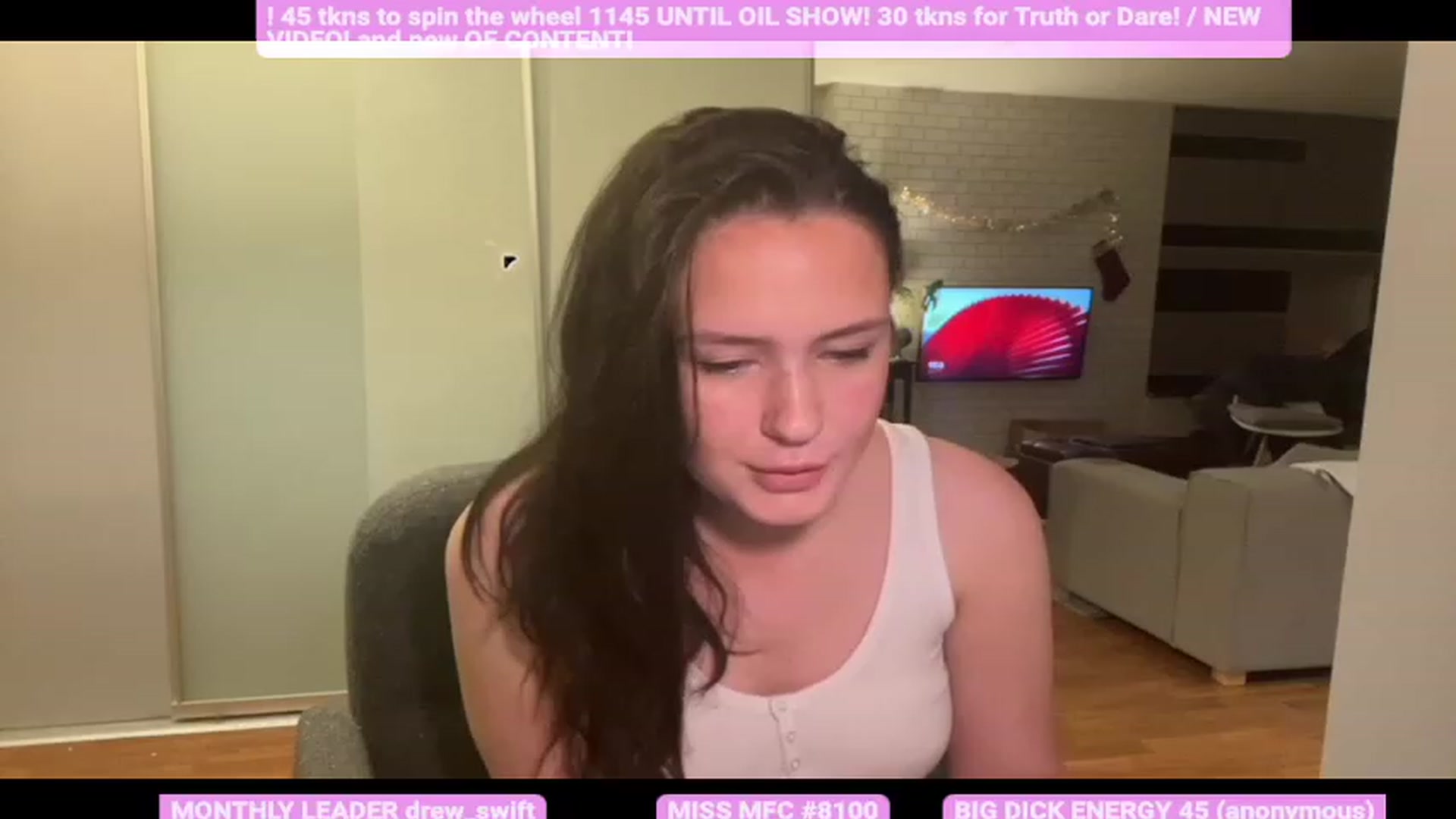 Gallery image thumbnail from JazzminBelle's myfreecams stream on, 12/20/2022, 03:25 image 2 of 20