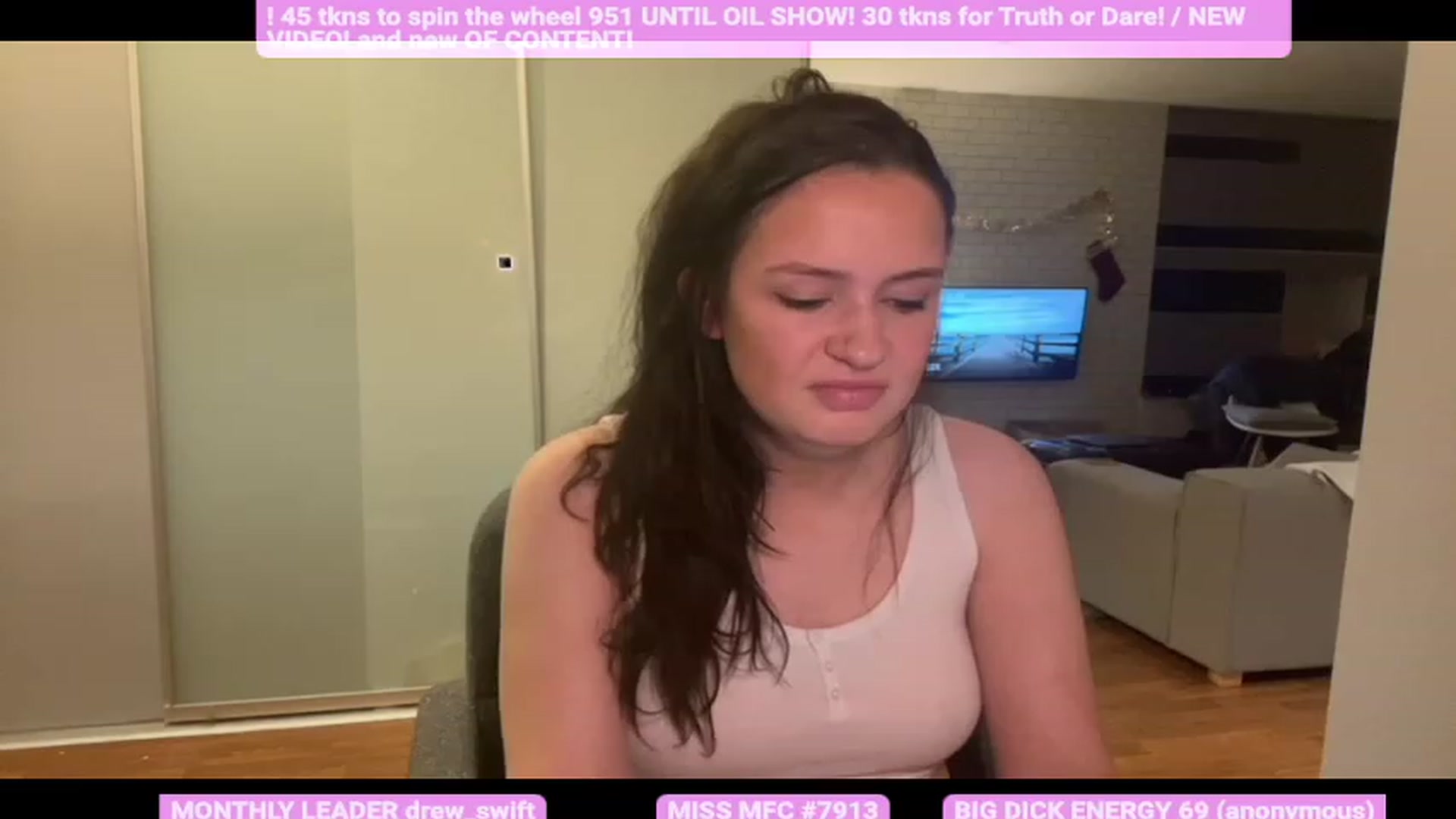Gallery image thumbnail from JazzminBelle's myfreecams stream on, 12/20/2022, 03:25 image 20 of 20