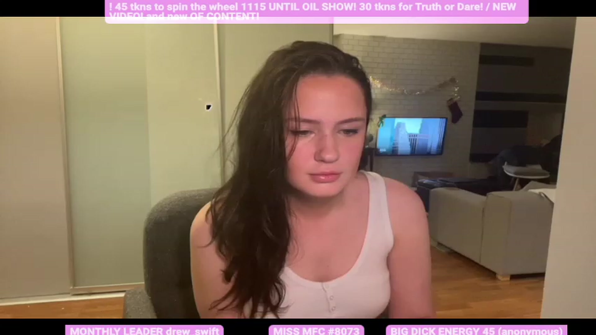 Gallery image thumbnail from JazzminBelle's myfreecams stream on, 12/20/2022, 03:25 image 7 of 20