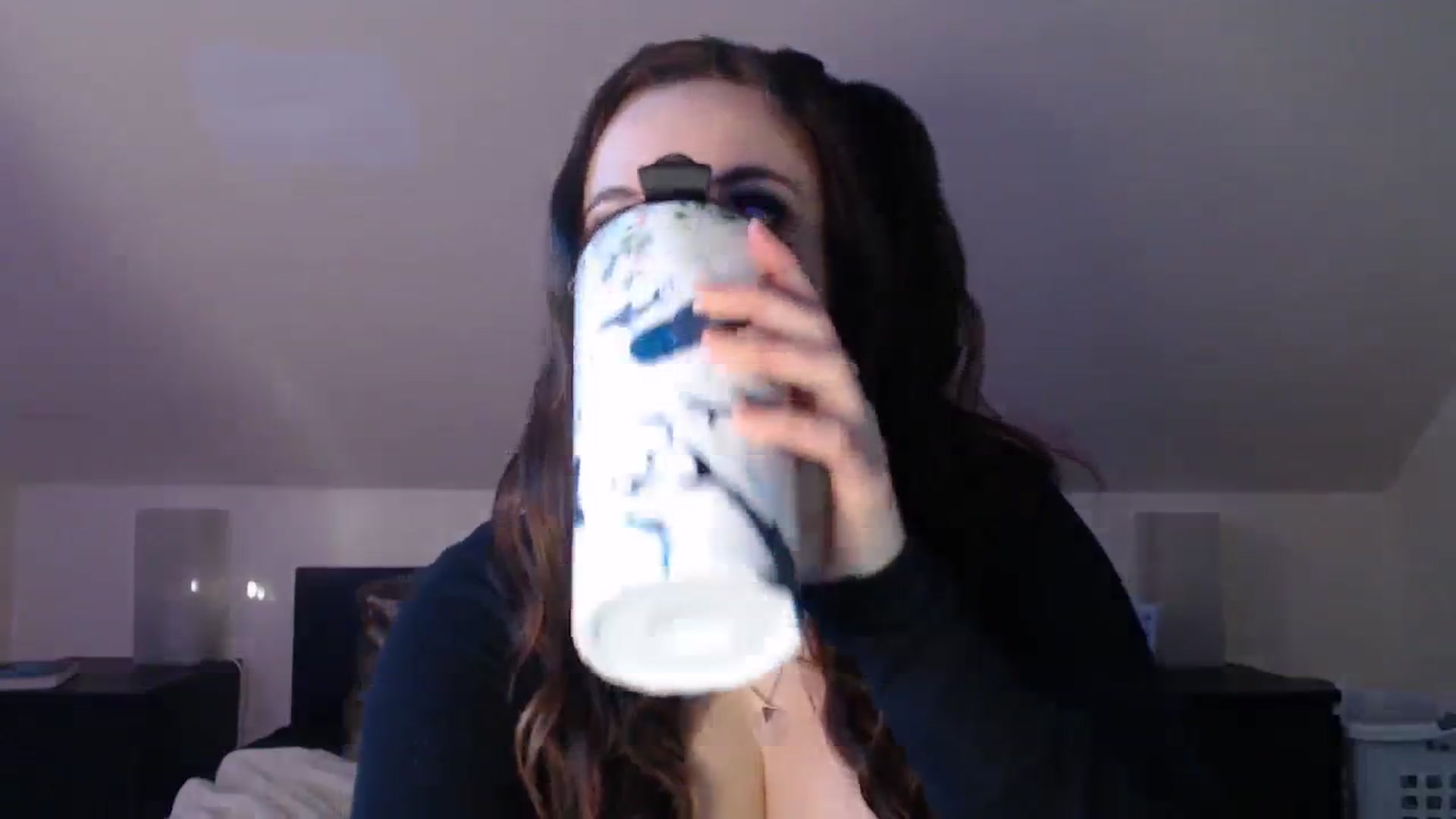 Gallery image thumbnail from JazzyBabe's myfreecams stream on, 01/31/2024, 20:59 image 6 of 20