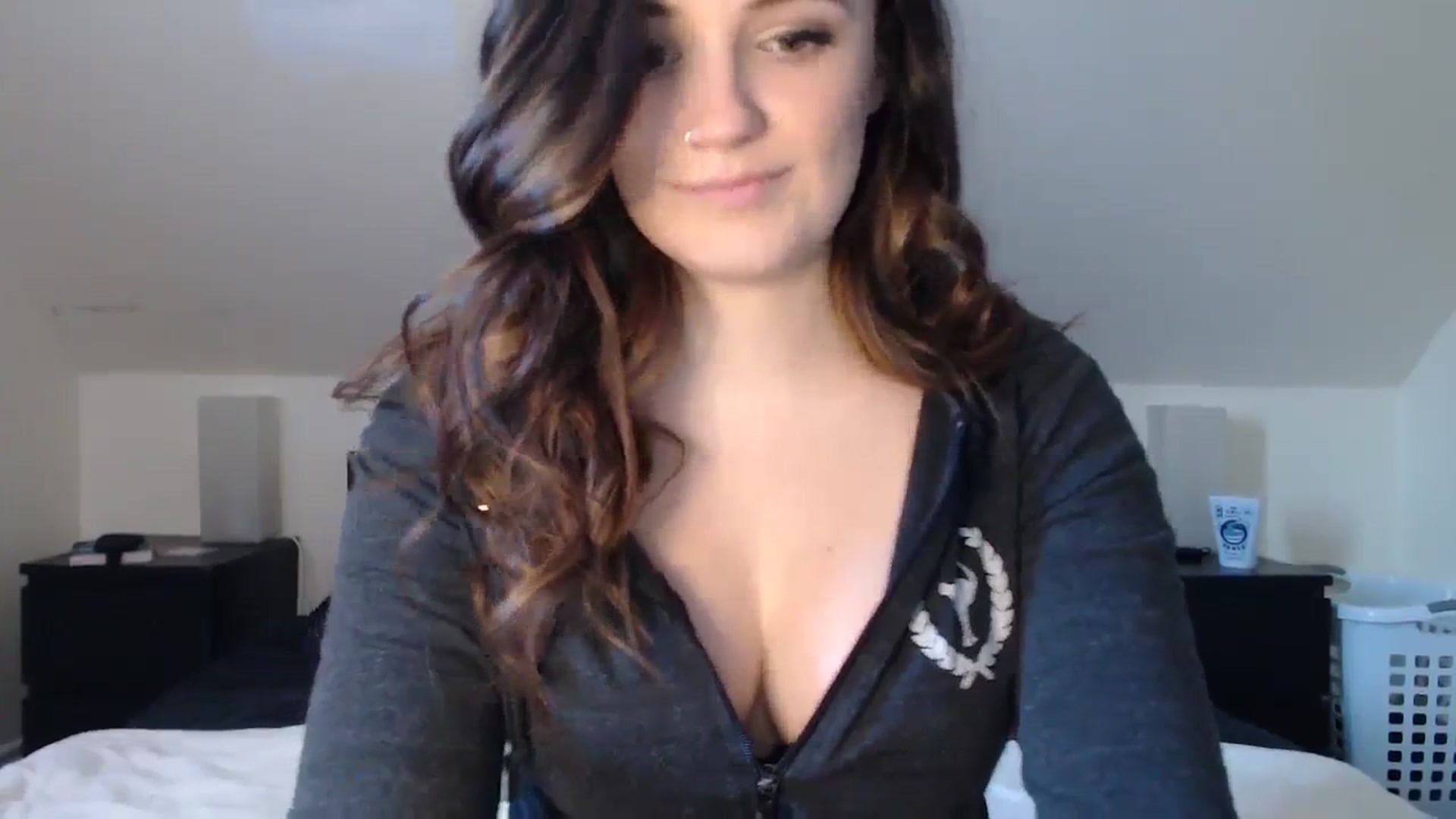 Gallery image thumbnail from JazzyBabe's myfreecams stream on, 02/27/2024, 20:00 image 4 of 20