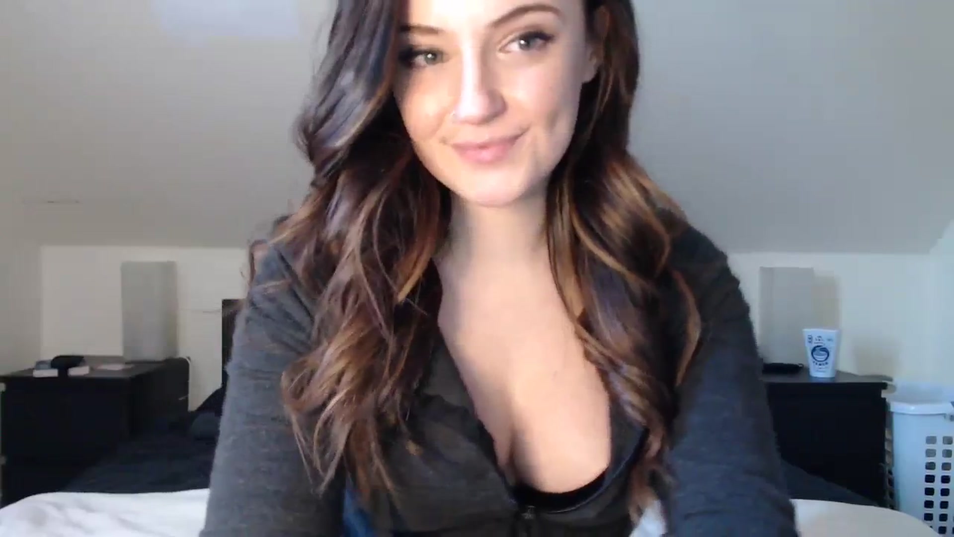 Gallery image thumbnail from JazzyBabe's myfreecams stream on, 02/27/2024, 20:00 image 11 of 20