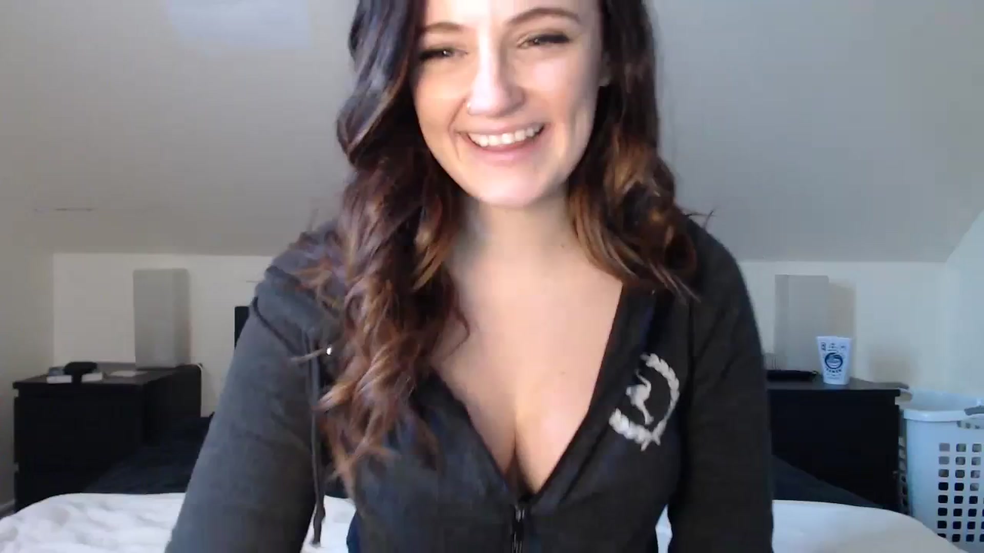 Gallery image thumbnail from JazzyBabe's myfreecams stream on, 02/27/2024, 20:00 image 6 of 20