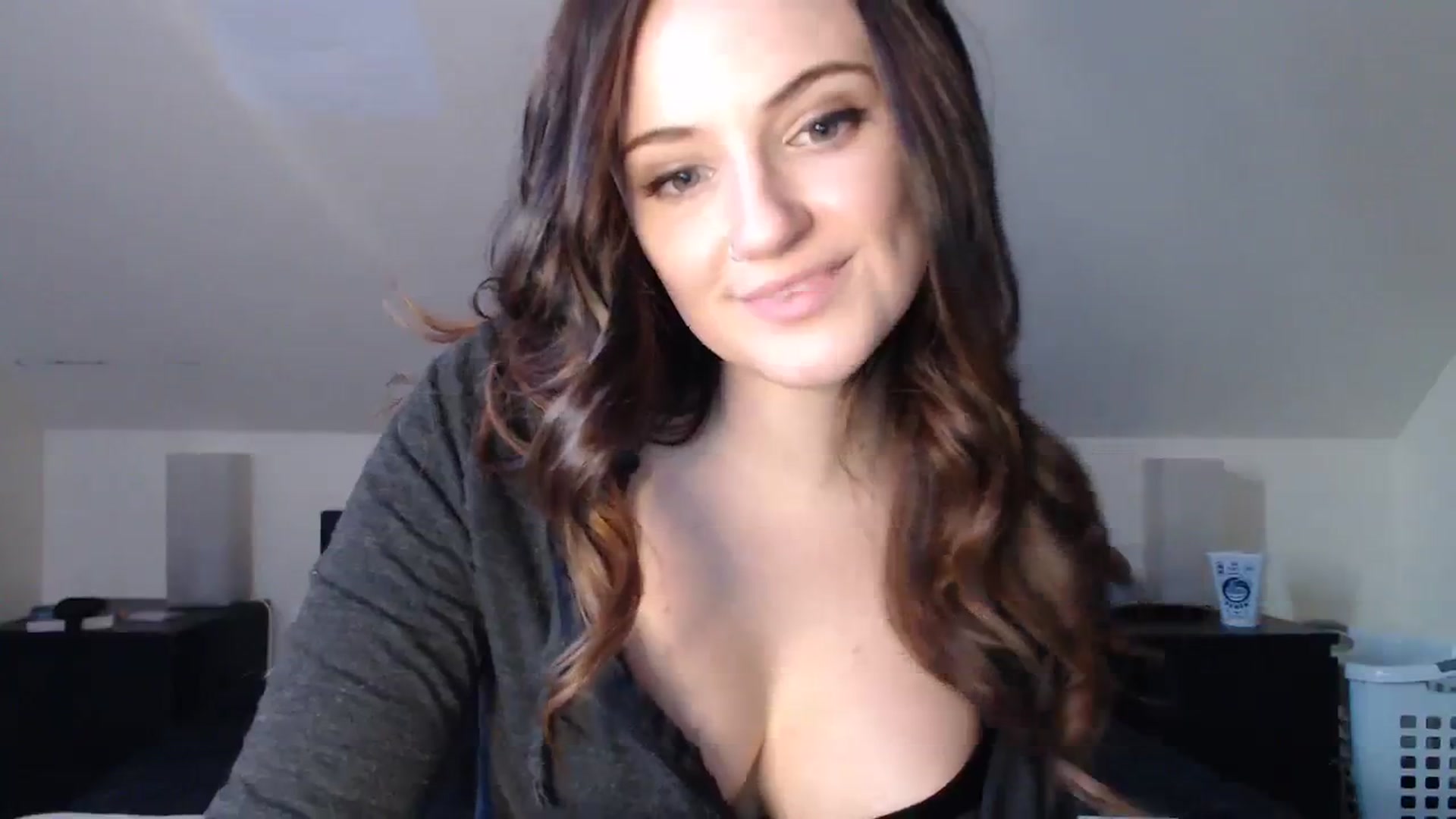 Gallery image thumbnail from JazzyBabe's myfreecams stream on, 02/27/2024, 21:38 image 12 of 20