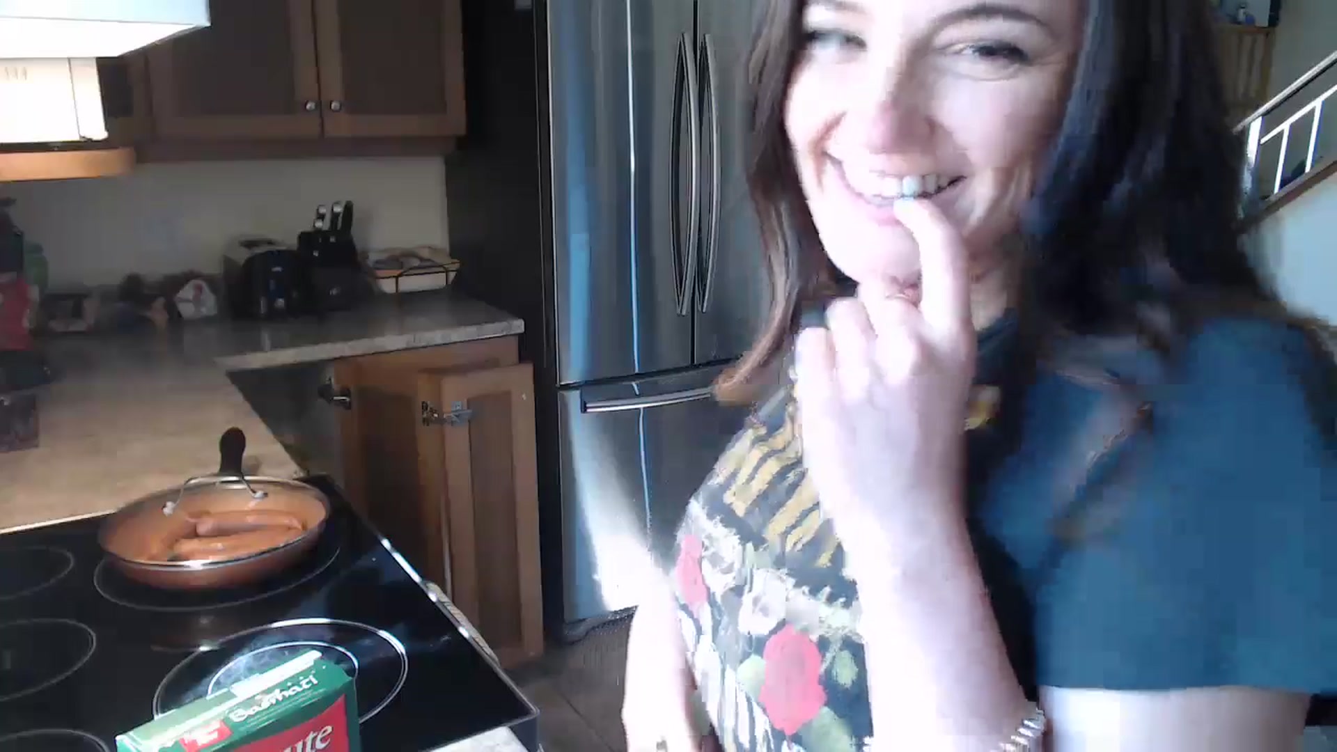 Gallery image thumbnail from JazzyBabe's myfreecams stream on, 06/04/2024, 21:09 image 4 of 20