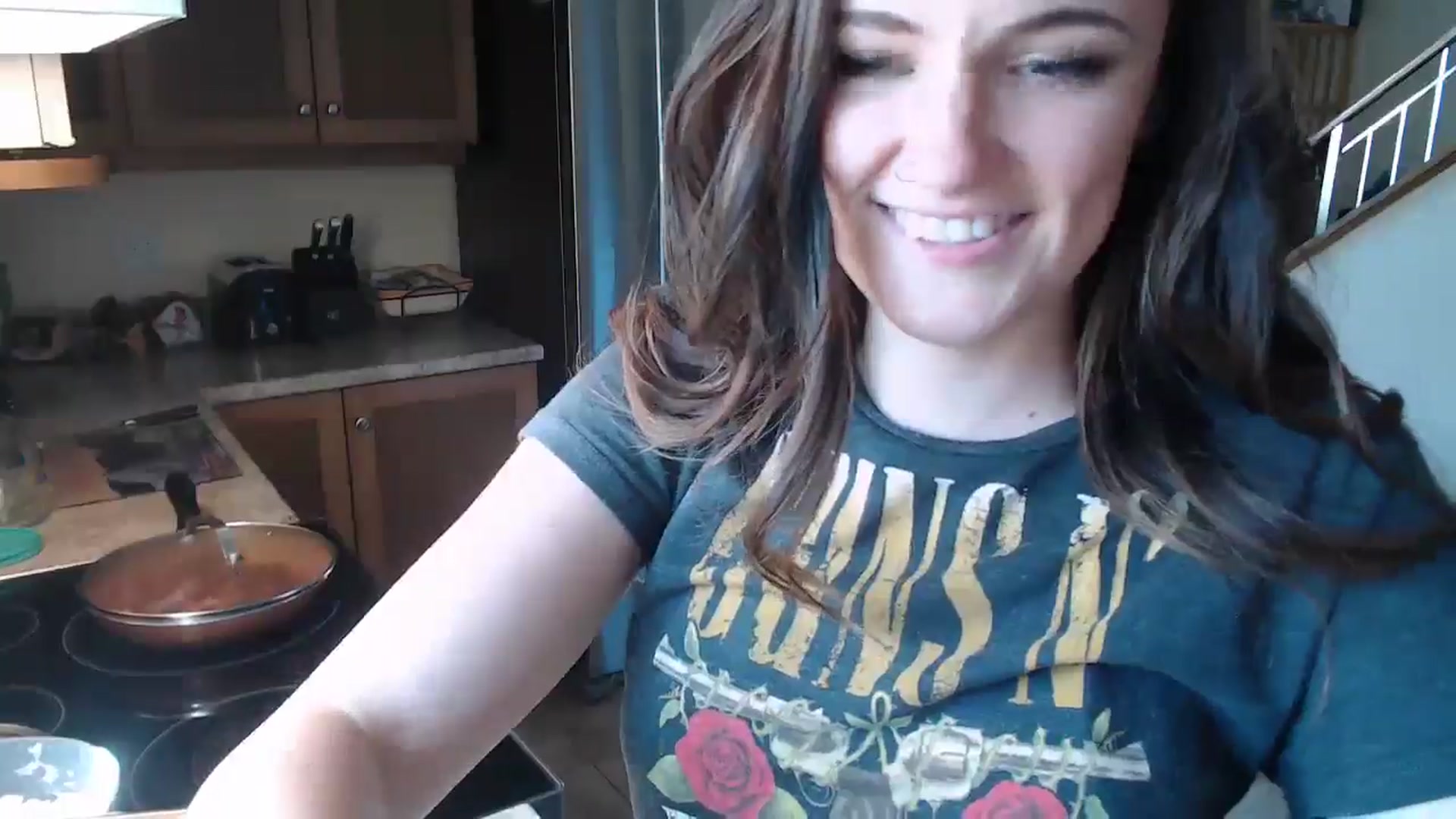 Gallery image thumbnail from JazzyBabe's myfreecams stream on, 06/04/2024, 21:09 image 15 of 20