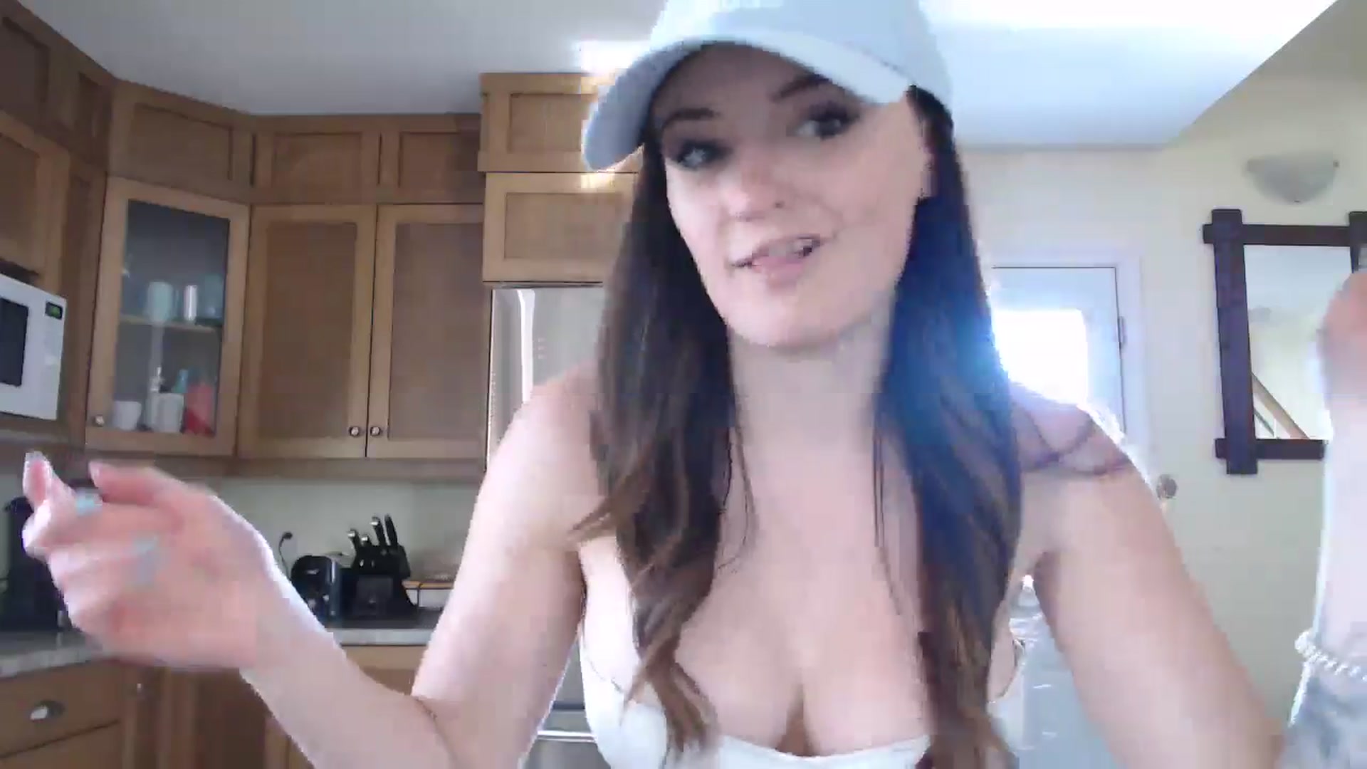 Gallery image thumbnail from JazzyBabe's myfreecams stream on, 06/05/2024, 20:31 image 9 of 20