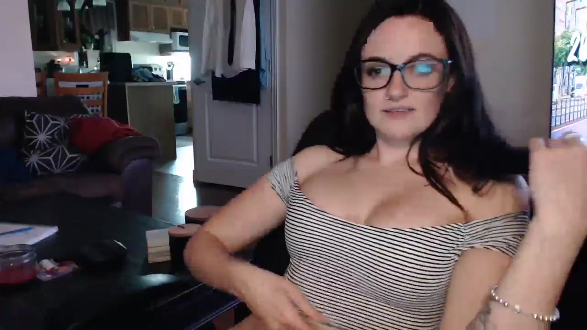 Gallery image thumbnail from JazzyBabe's myfreecams stream on, 06/30/2024, 05:49 image 12 of 20