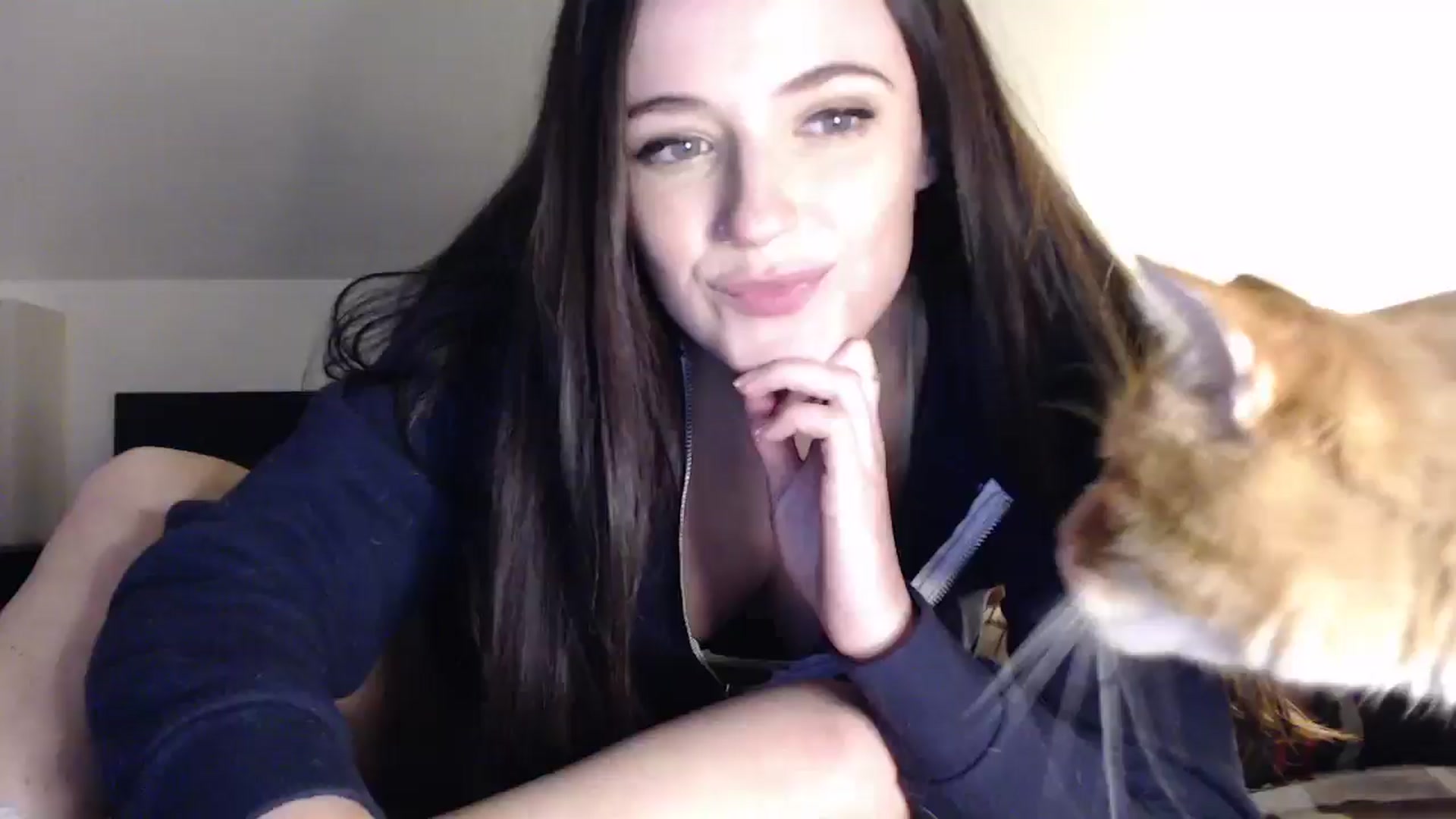 Gallery image thumbnail from JazzyBabe's myfreecams stream on, 10/16/2024, 01:01 image 16 of 20