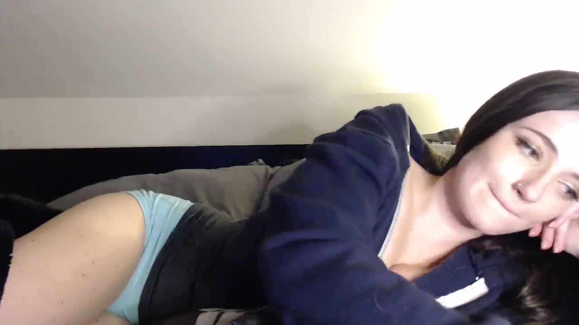Gallery image thumbnail from JazzyBabe's myfreecams stream on, 10/16/2024, 01:01 image 12 of 20