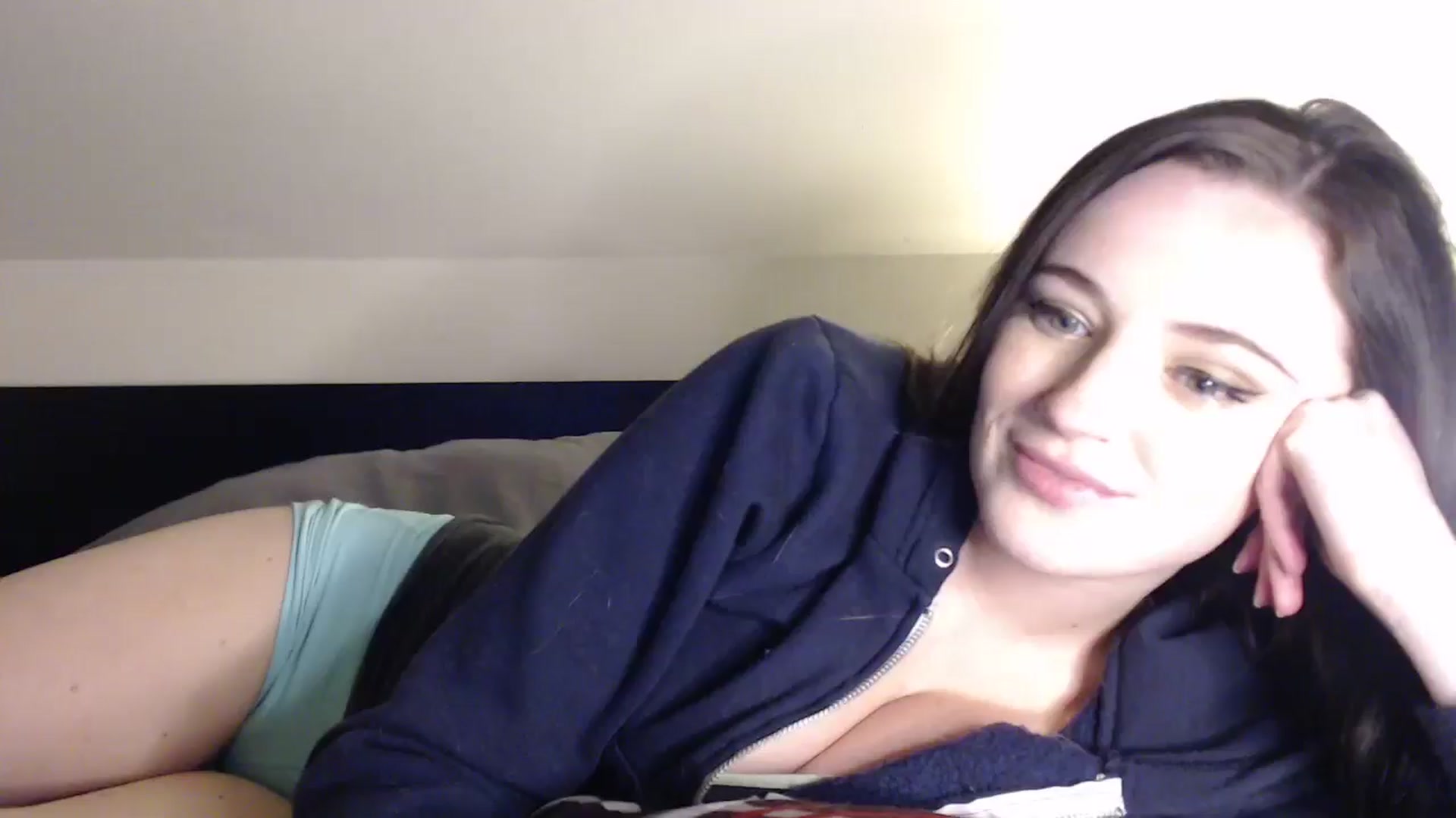 Gallery image thumbnail from JazzyBabe's myfreecams stream on, 10/16/2024, 01:01 image 1 of 20
