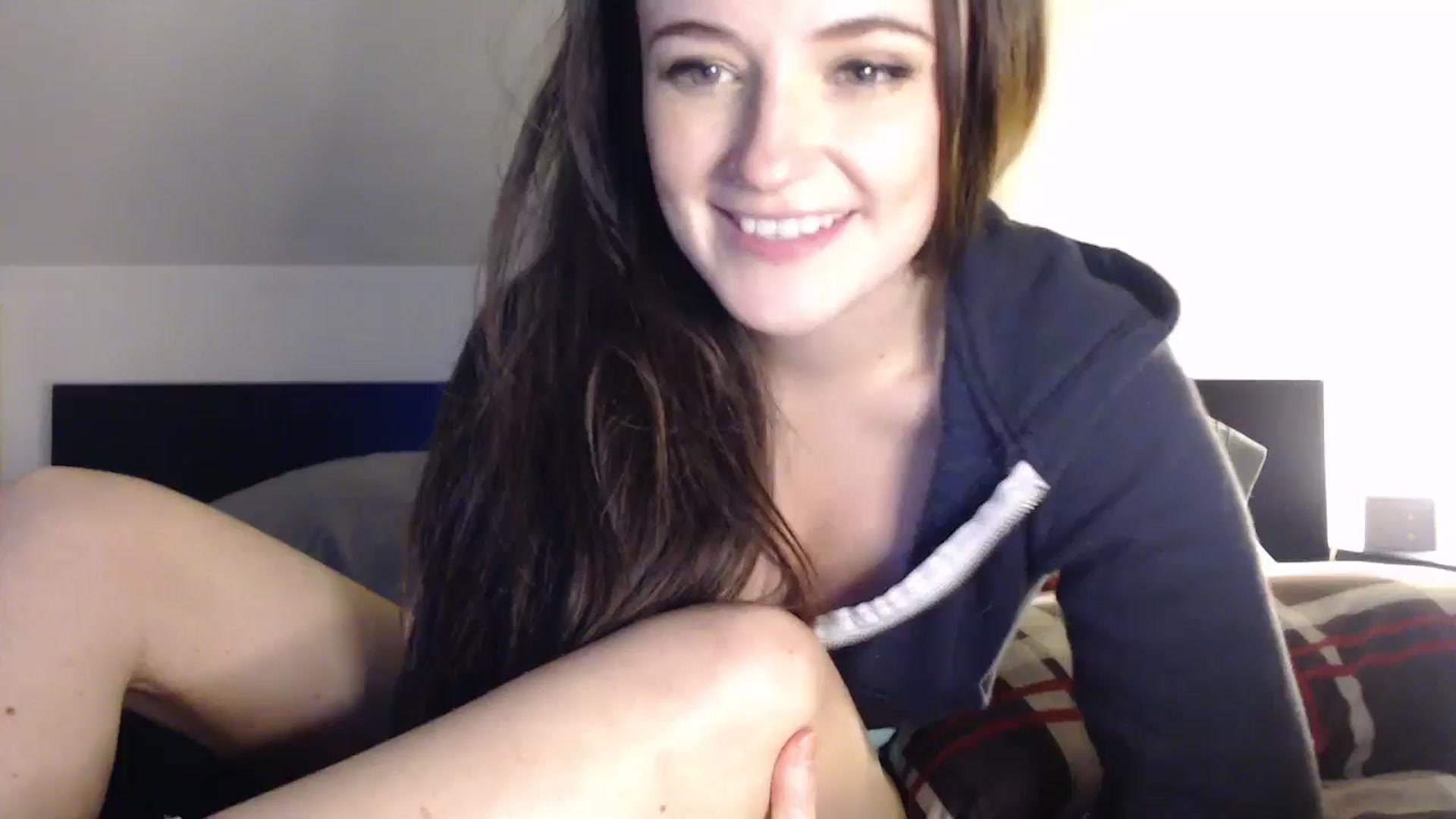 Gallery image thumbnail from JazzyBabe's myfreecams stream on, 10/16/2024, 01:01 image 18 of 20