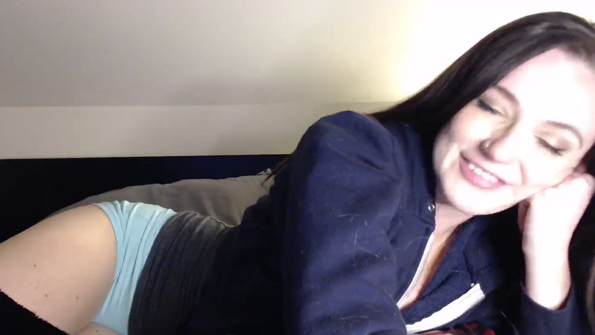 Gallery image thumbnail from JazzyBabe's myfreecams stream on, 10/16/2024, 01:01 image 2 of 20